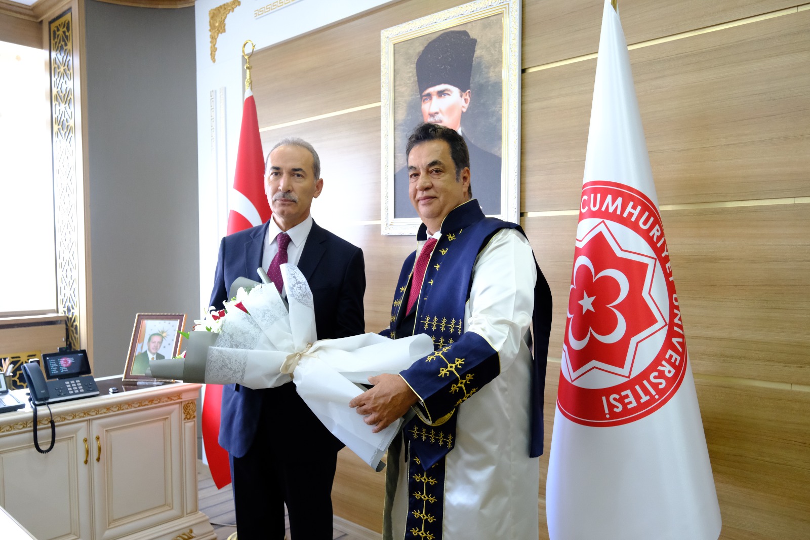 SCÜ’de Rektörlük Devir Teslim Töreni Yapıldı SCÜ’de Rektörlük Devir Teslim Töreni Yapıldı