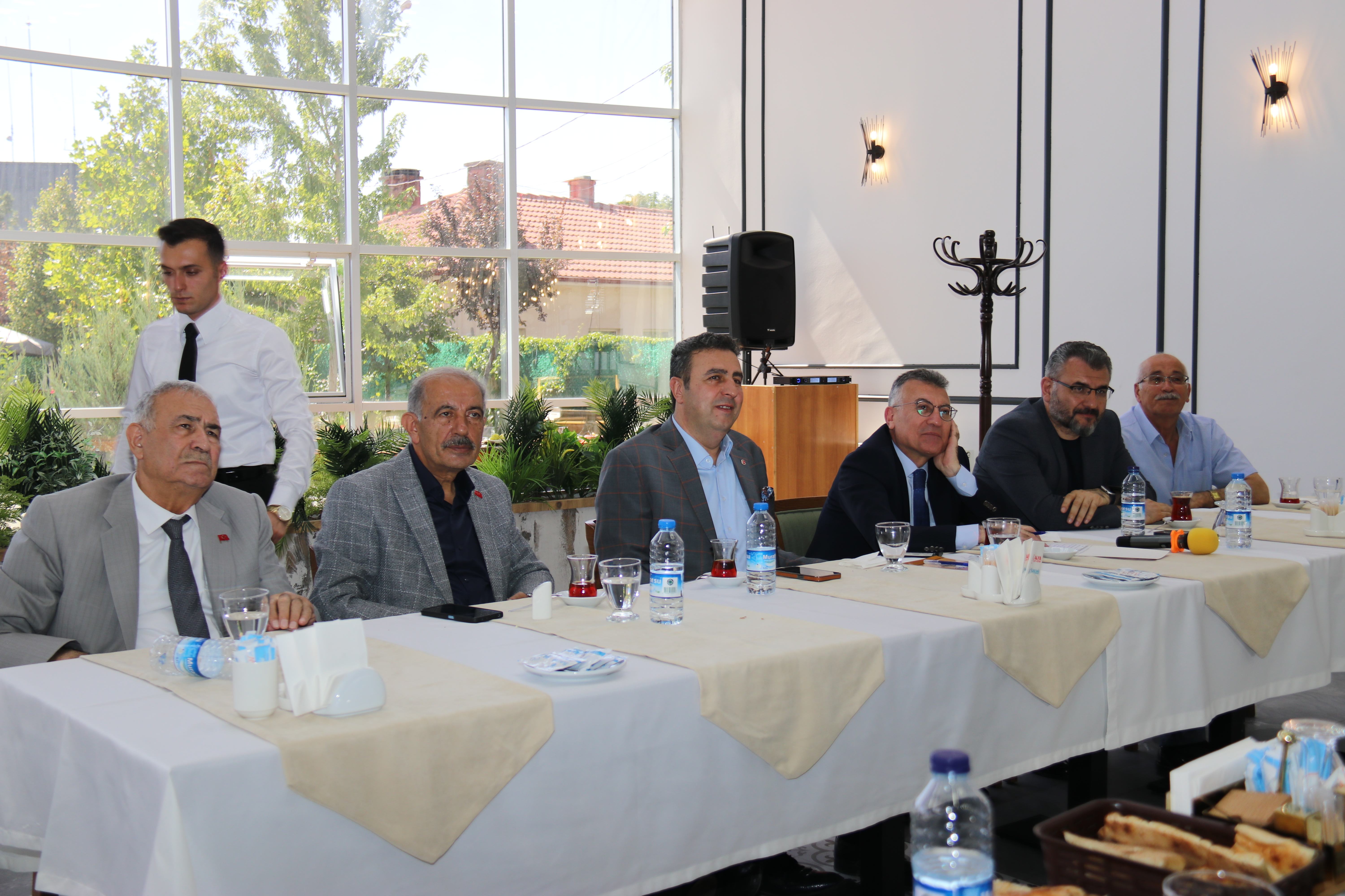 GÜLER, ODA BAŞKANLARINI DİNLEDİ GÜLER, ODA BAŞKANLARINI DİNLEDİ