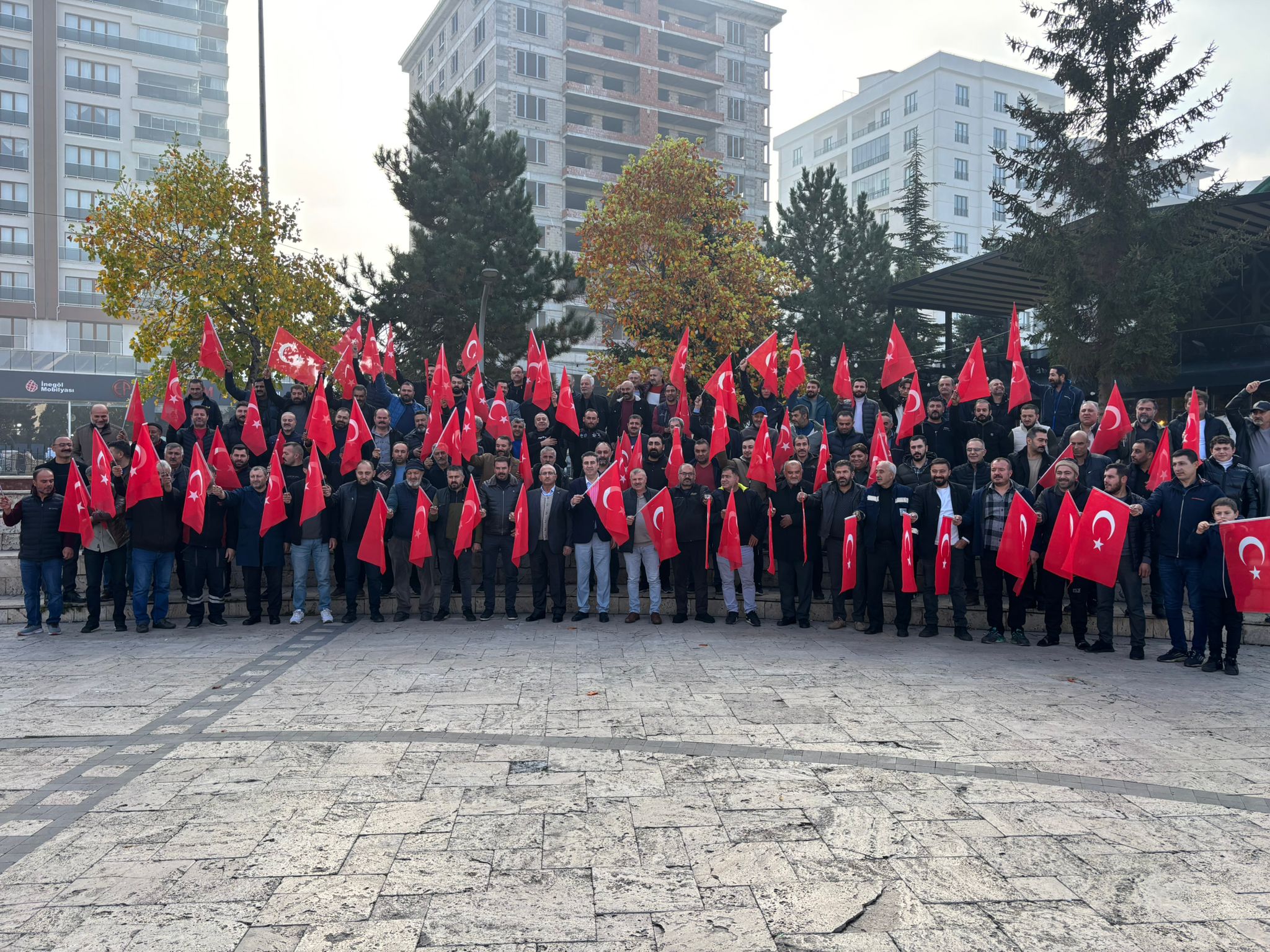 ESNAFLARDAN TERÖRE TEPKİ ESNAFLARDAN TERÖRE TEPKİ