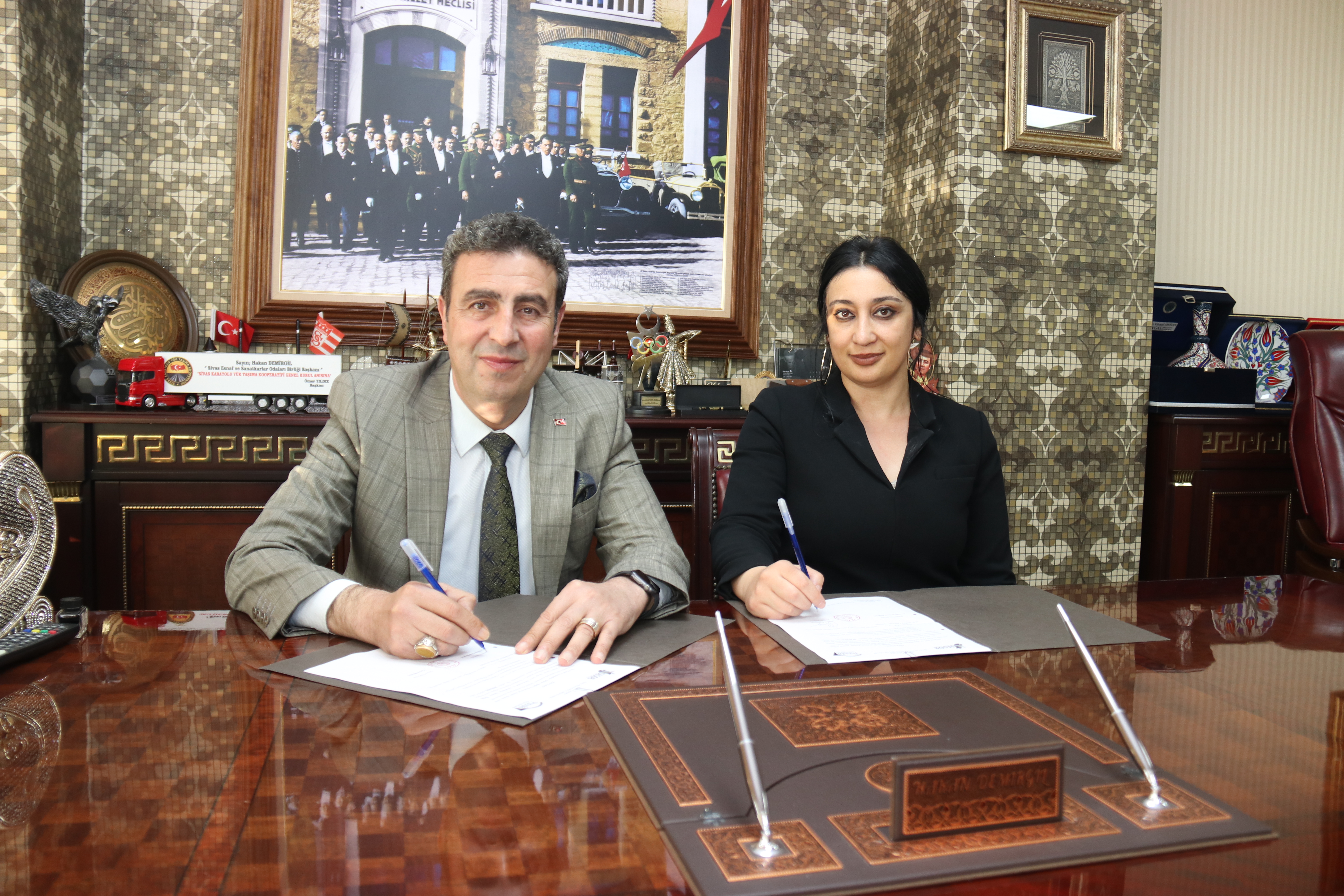 ESNAFLARIMIZ ÖZEL LİSEDEN İNDİRİMLİ FAYDALANACAK