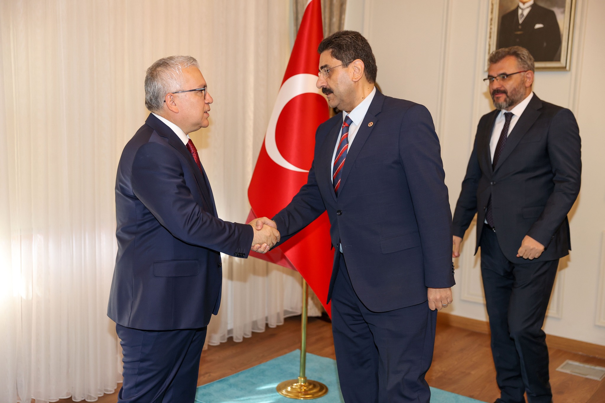 Vali Yılmaz Şimşek Makamda tebrikleri kabul etti Vali Yılmaz Şimşek Makamda tebrikleri kabul etti