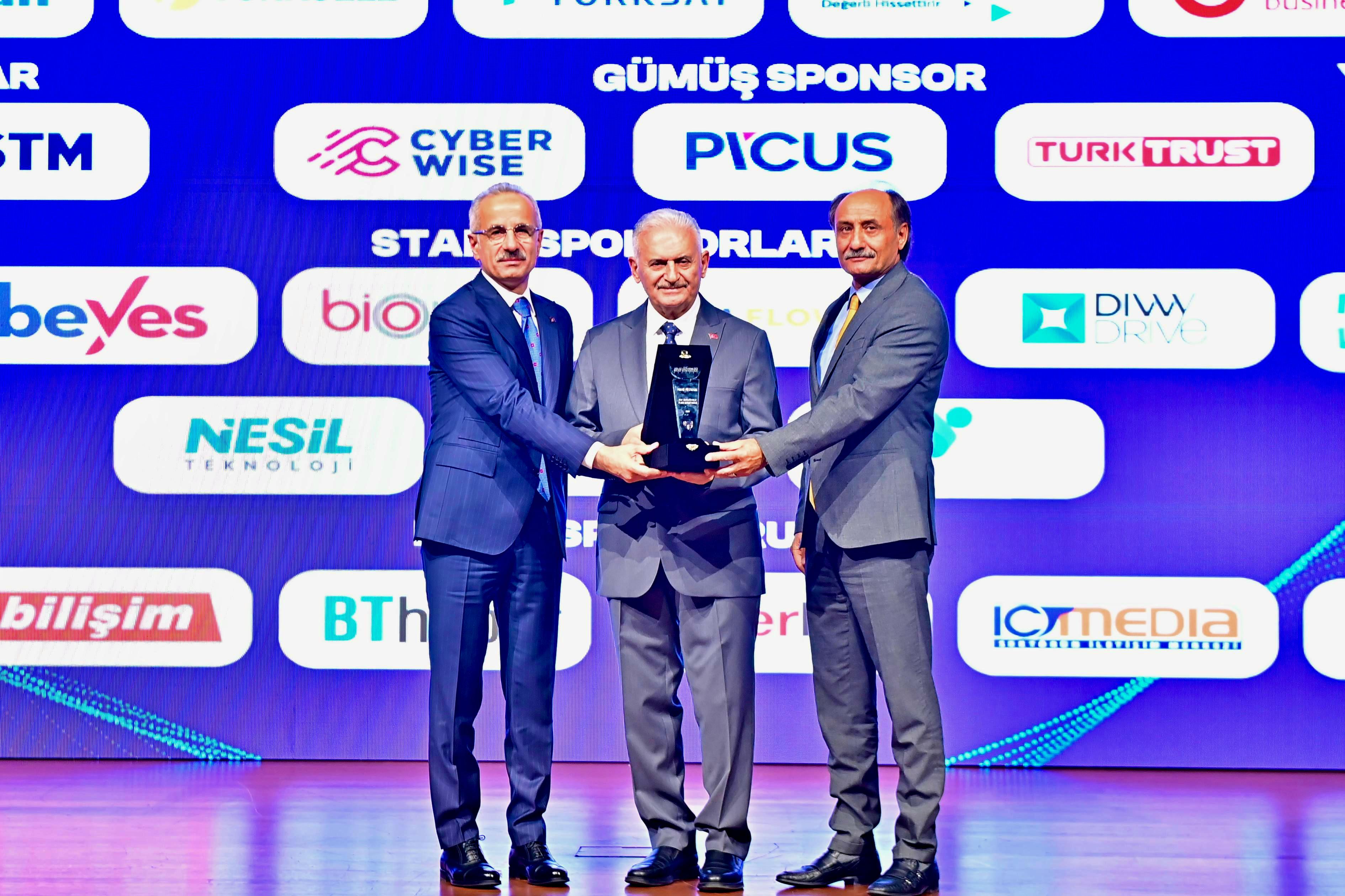 SOSYAL MEDYA TEHDİT ALANI OLMAYACAK