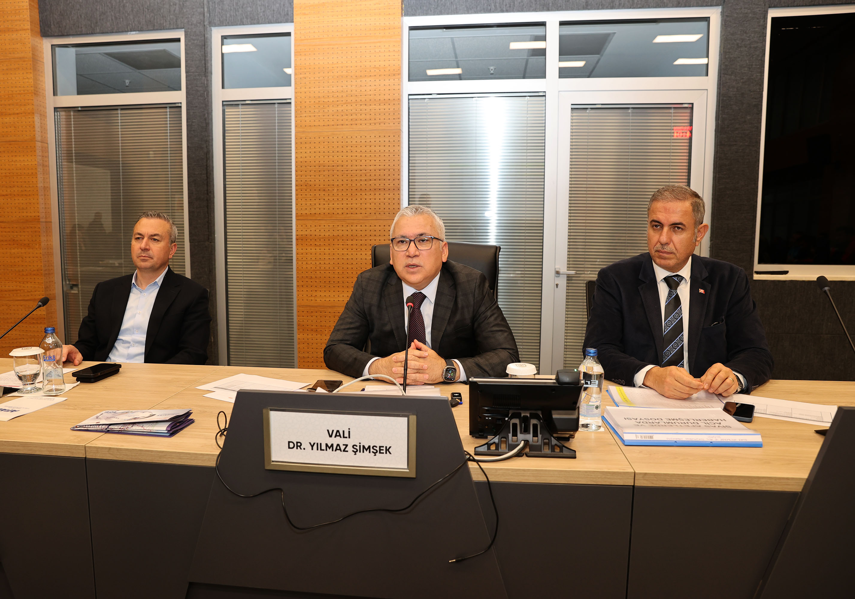 Vali Şimşek, Depremin Merkez Üssü Köylerini Ziyaret Etti