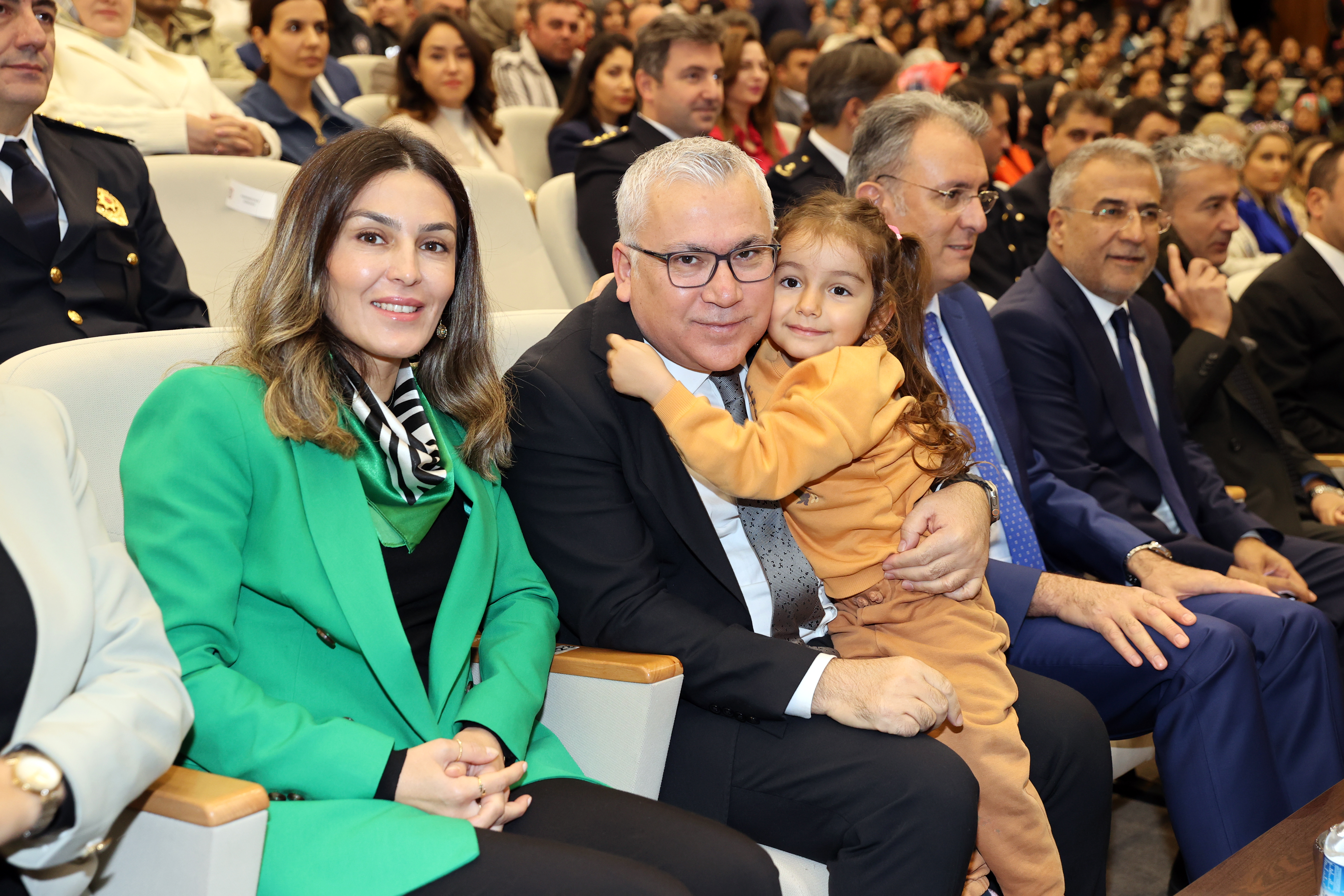 En İyi Narkotik Polisi; Anne En İyi Narkotik Polisi; Anne