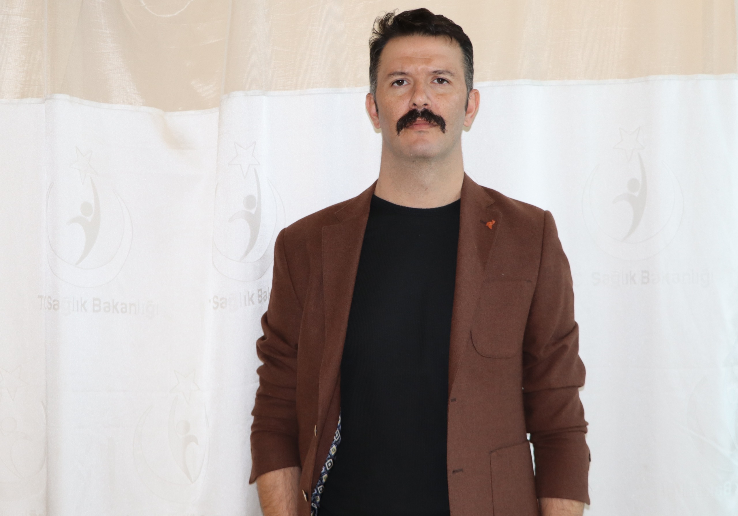 Fiziksel Tıp ve Rehabilitasyon Uzmanı Dr. Halil Pekşen, osteoporozun tarihçesinden, risk faktörlerinden ve korunma yollarından bahsederek bu sessiz hastalığa dikkat çekti Fiziksel Tıp ve Rehabilitasyon Uzmanı Dr. Halil Pekşen, osteoporozun tarihçesinden, risk faktörlerinden ve korunma yollarından bahsederek bu sessiz hastalığa dikkat çekti