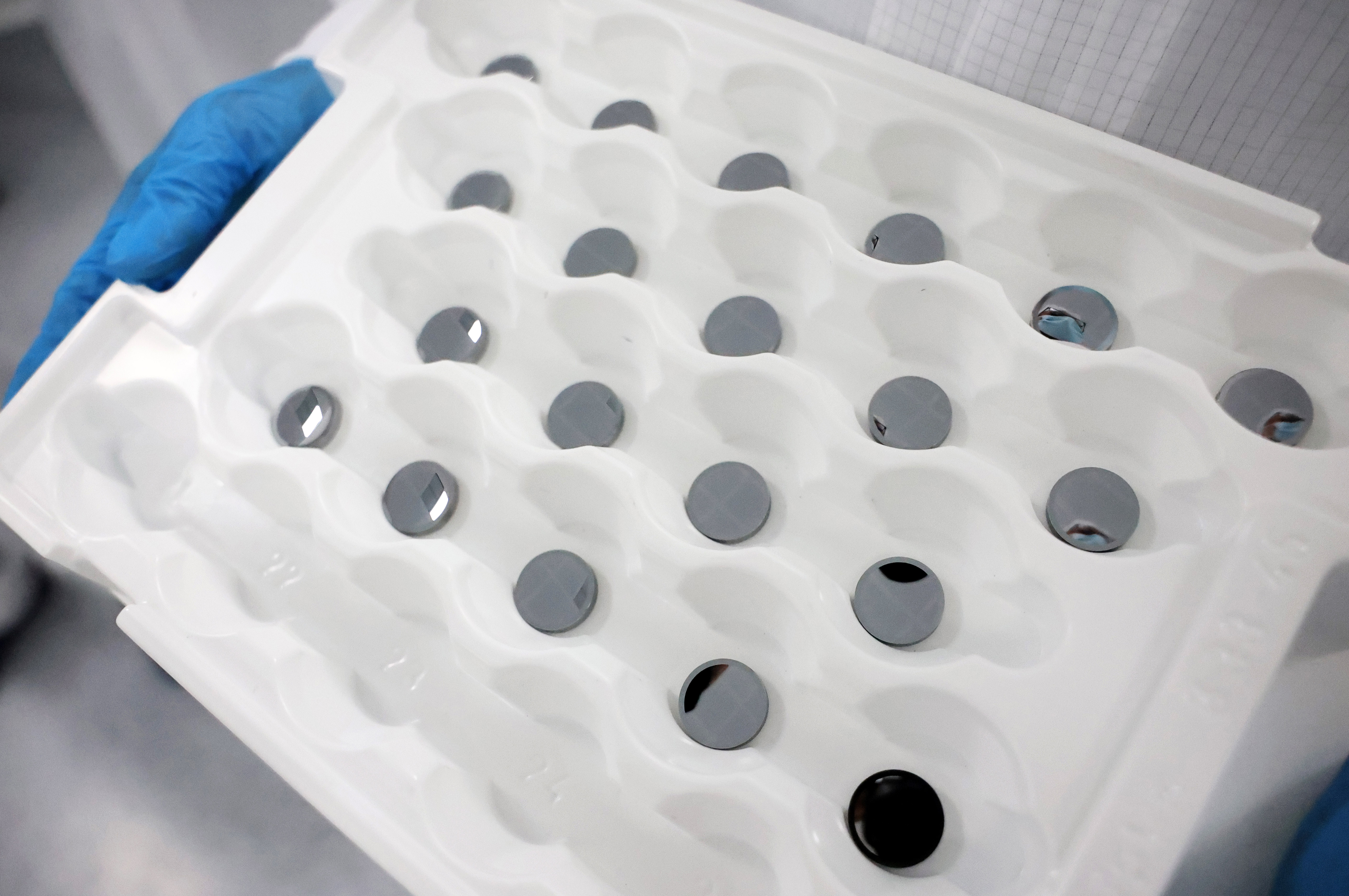 SİVAS BİLİM VE TEKNOLOJİ ÜNİVERSİTESİ-ASELSAN SİVAS ORTAKLIĞIYLA ÜRETİLEN İLK KIZILÖTESİ LENSLERİMİZ HAZIR