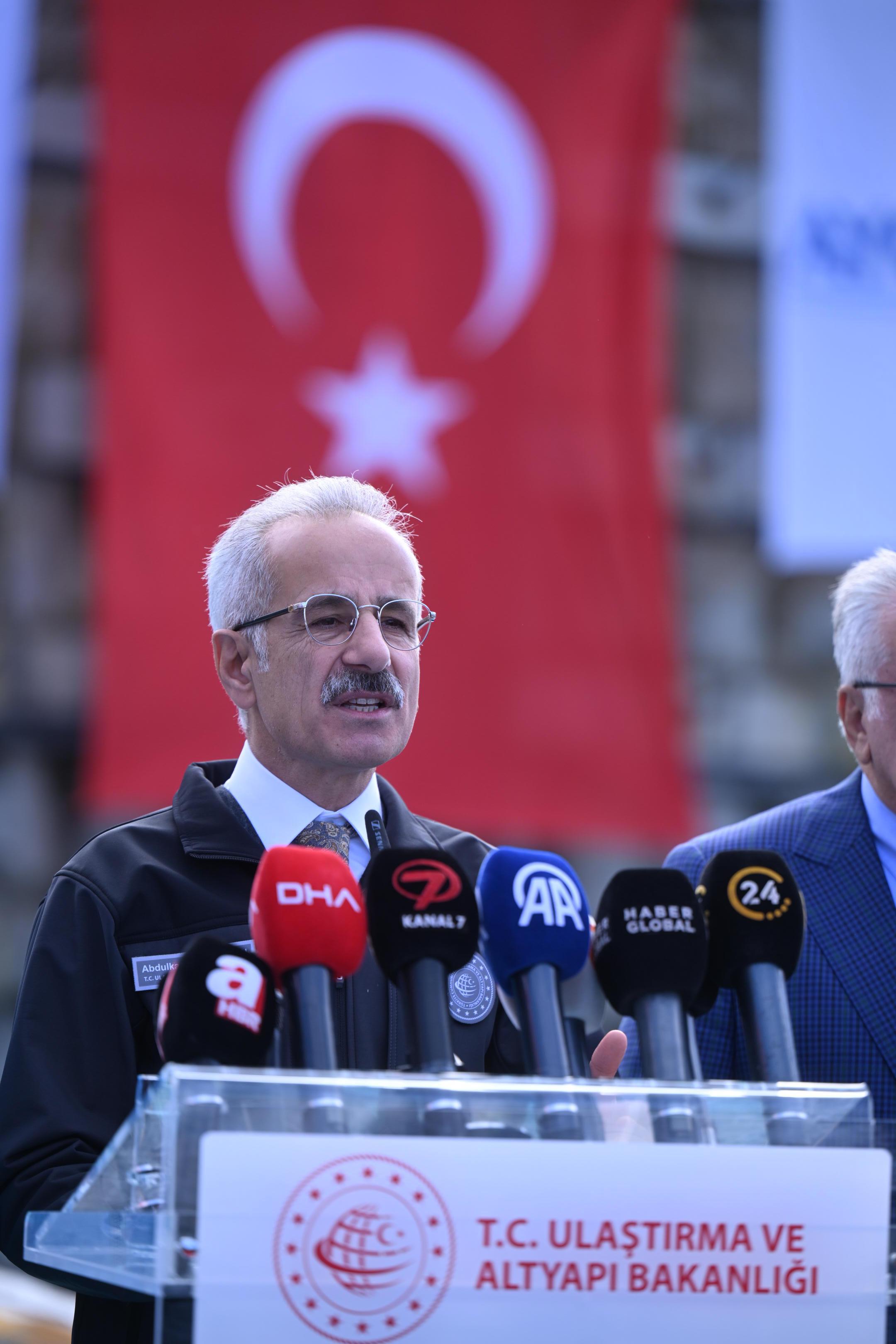 3,1 MİLYON KİŞİ DAHA İSTANBUL’UN RAYLI SİSTEM AĞINA KAVUŞACAK 3,1 MİLYON KİŞİ DAHA İSTANBUL’UN RAYLI SİSTEM AĞINA KAVUŞACAK