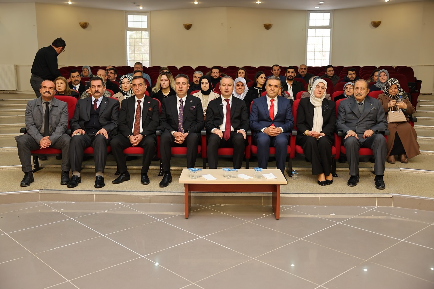 Sivas Belediyesi Nikah Memuru Servet Muzaffer Güner'in ismi Nikah Salonuna verildi Sivas Belediyesi Nikah Memuru Servet Muzaffer Güner'in ismi Nikah Salonuna verildi