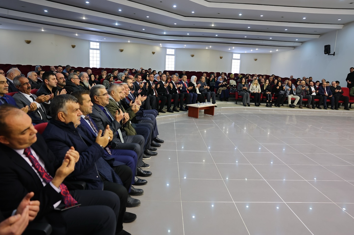 Sivas Belediyesi Nikah Memuru Servet Muzaffer Güner'in ismi Nikah Salonuna verildi Sivas Belediyesi Nikah Memuru Servet Muzaffer Güner'in ismi Nikah Salonuna verildi