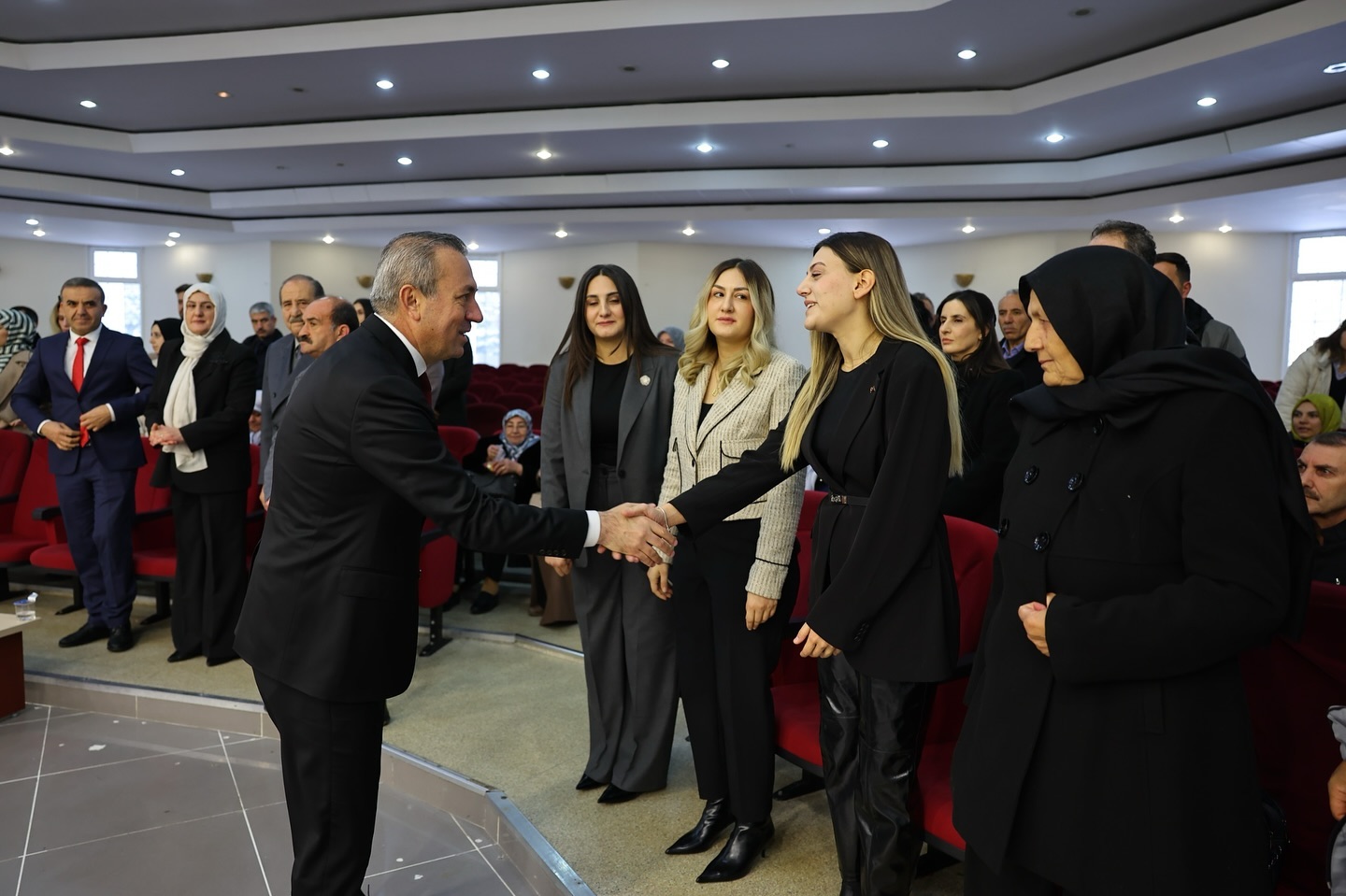 Sivas Belediyesi Nikah Memuru Servet Muzaffer Güner'in ismi Nikah Salonuna verildi Sivas Belediyesi Nikah Memuru Servet Muzaffer Güner'in ismi Nikah Salonuna verildi
