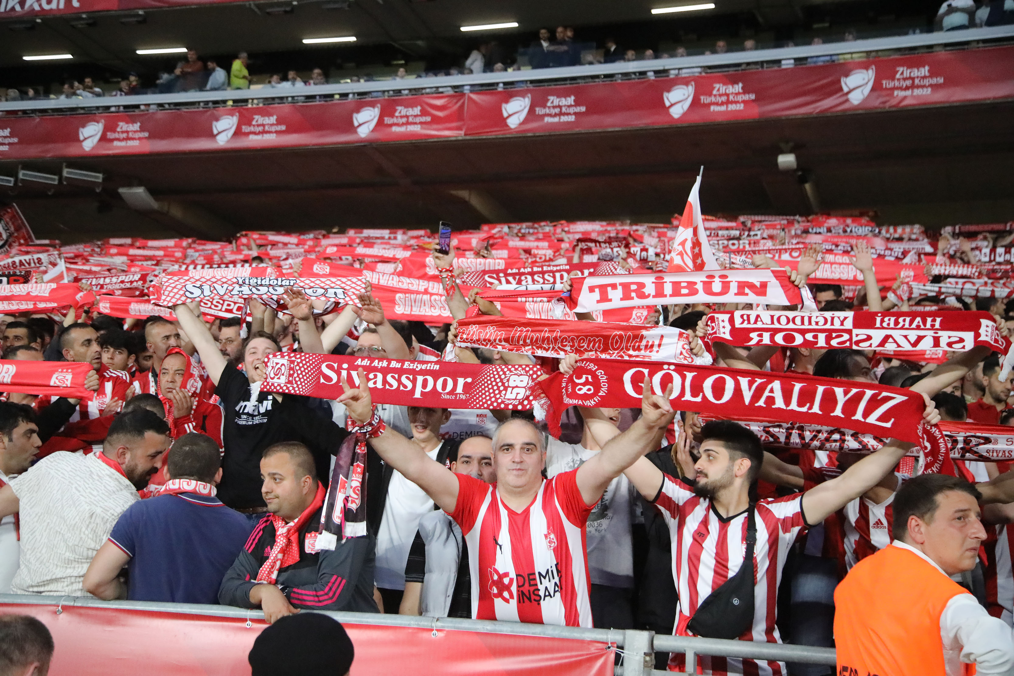 Net Global Sivasspor'dan Taraftarına "Sensiz Olmaz" Çağrısı Net Global Sivasspor'dan Taraftarına "Sensiz Olmaz" Çağrısı