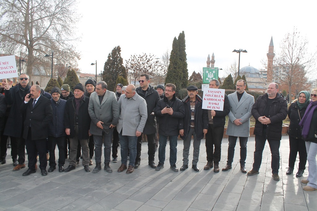 Zafer Partisi Sivas İl Başkanlığı Özdağın tutuklanmasına tepki gösterdi Zafer Partisi Sivas İl Başkanlığı Özdağın tutuklanmasına tepki gösterdi