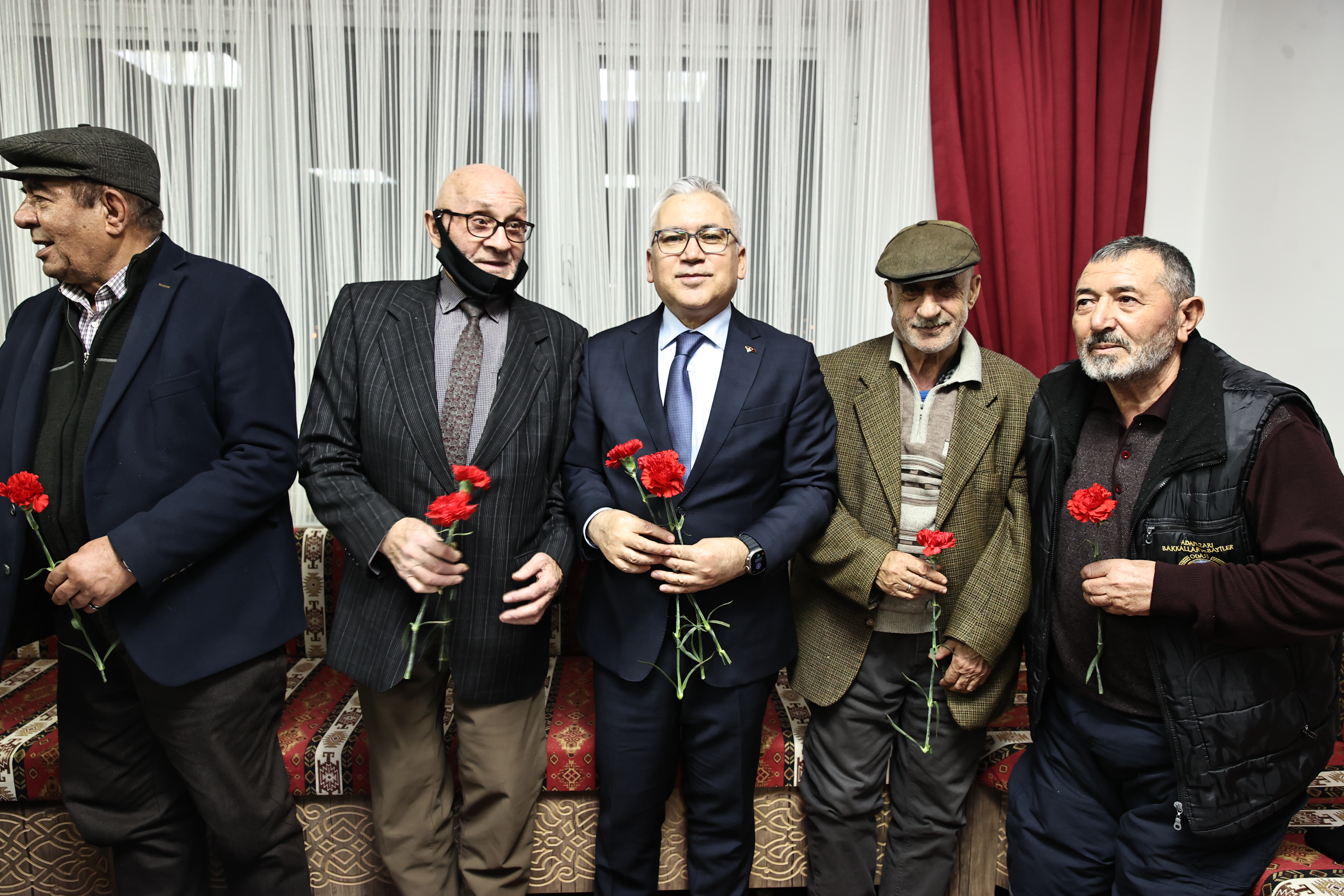 Vali Yılmaz Şimşek, Yeni Yılı Ziyaretler İle Karşıladı