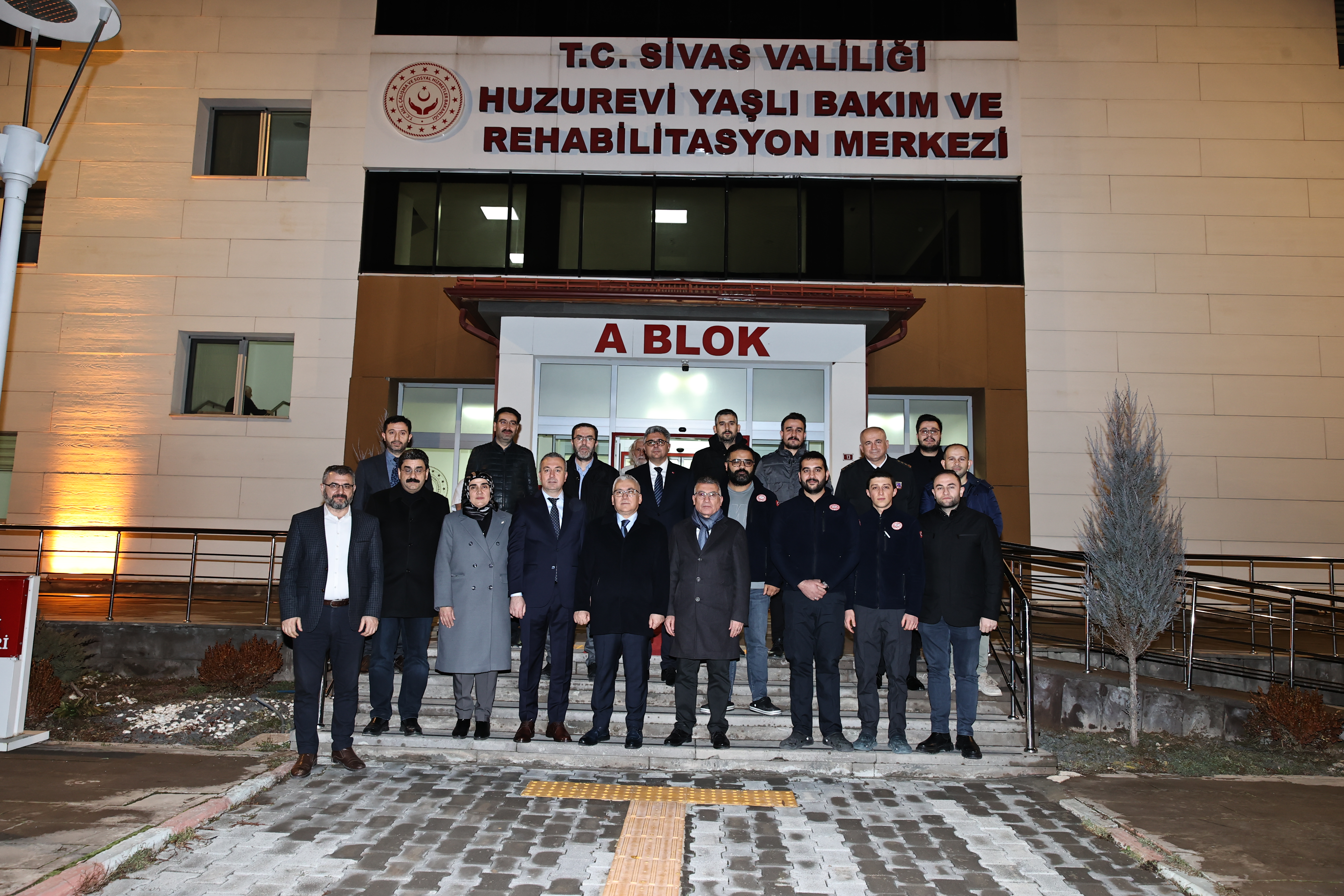 Vali Yılmaz Şimşek, Yeni Yılı Ziyaretler İle Karşıladı