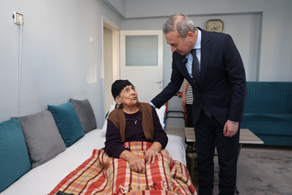 GÜLKARTLARI BAŞKAN UZUN TESLİM ETTİ GÜLKARTLARI BAŞKAN UZUN TESLİM ETTİ