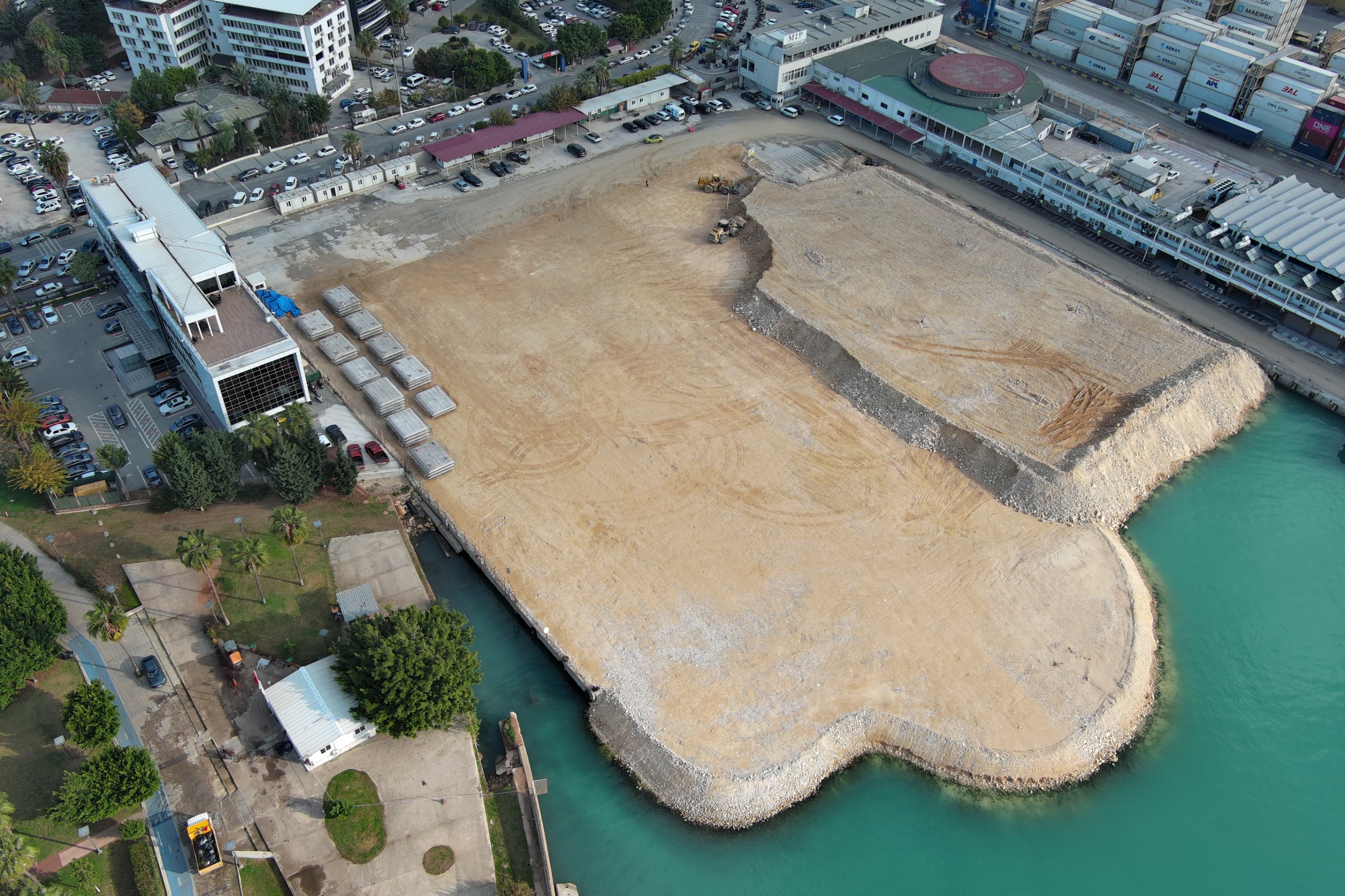 MERSİN LİMANI’NIN KAPASİTESİ 1 MİLYON TEU ARTACAK MERSİN LİMANI’NIN KAPASİTESİ 1 MİLYON TEU ARTACAK