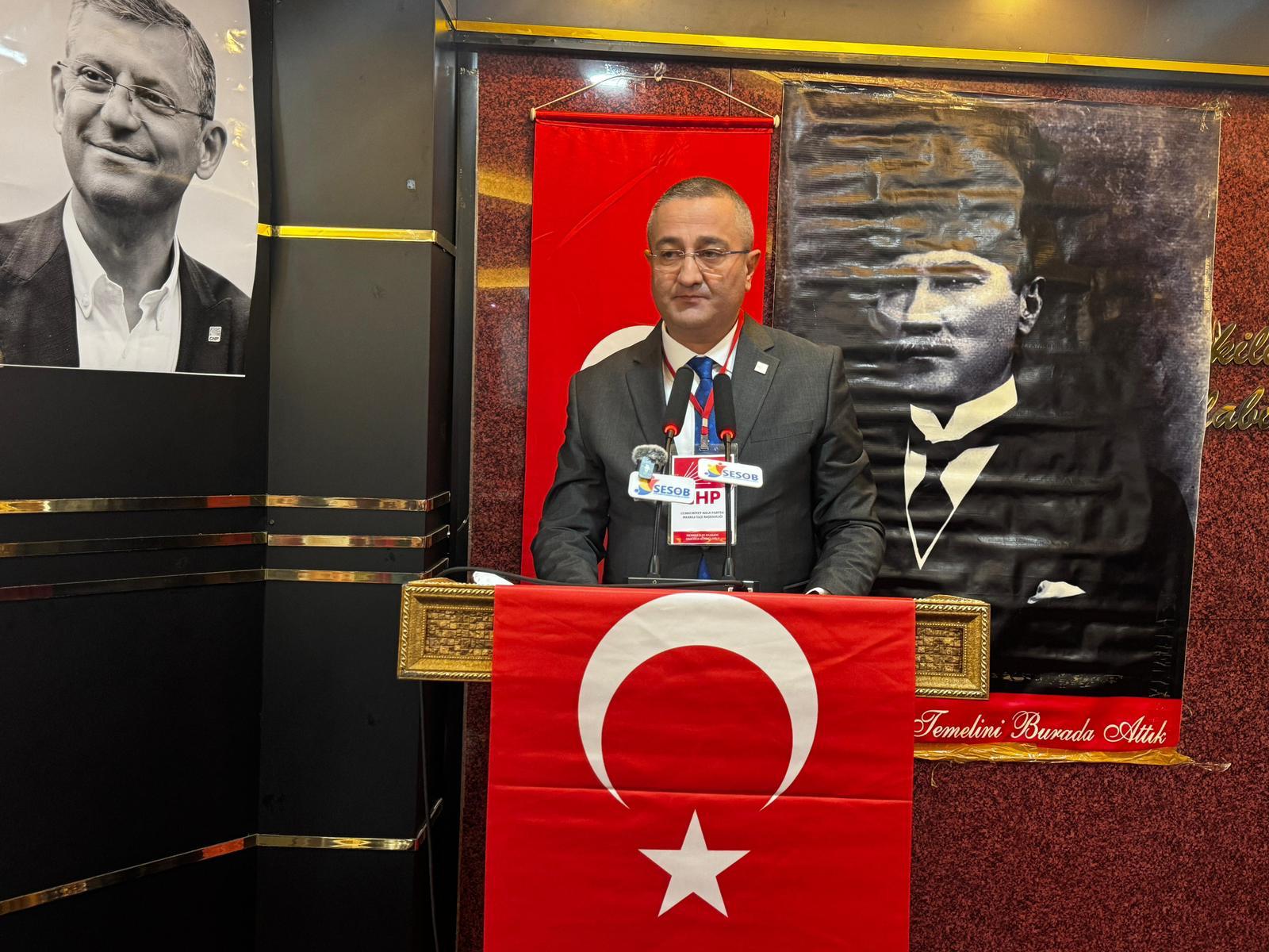Ergüdar Sümbüloğlu"Ülkede ve Sivas’ta gerçek gündemden uzak olan AKP her zaman olduğu gibi rant ve koltuk kavgaları ile gündemden düşmüyor" Ergüdar Sümbüloğlu"Ülkede ve Sivas’ta gerçek gündemden uzak olan AKP her zaman olduğu gibi rant ve koltuk kavgaları ile gündemden düşmüyor"