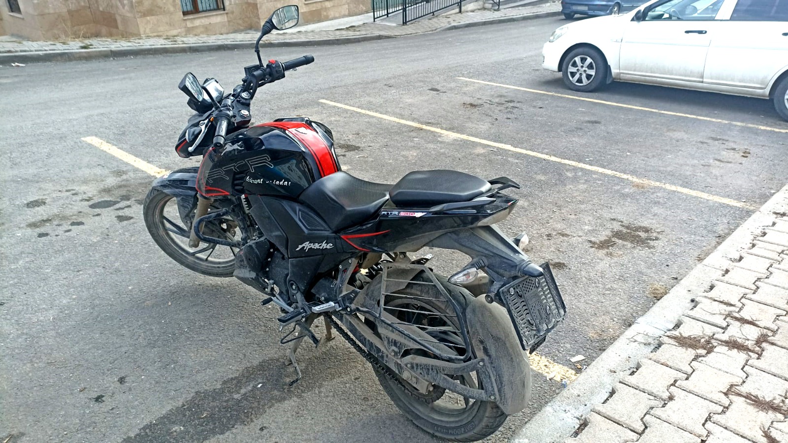 MOTOSİKLET HIRSIZLARI YAKALANDI MOTOSİKLET HIRSIZLARI YAKALANDI