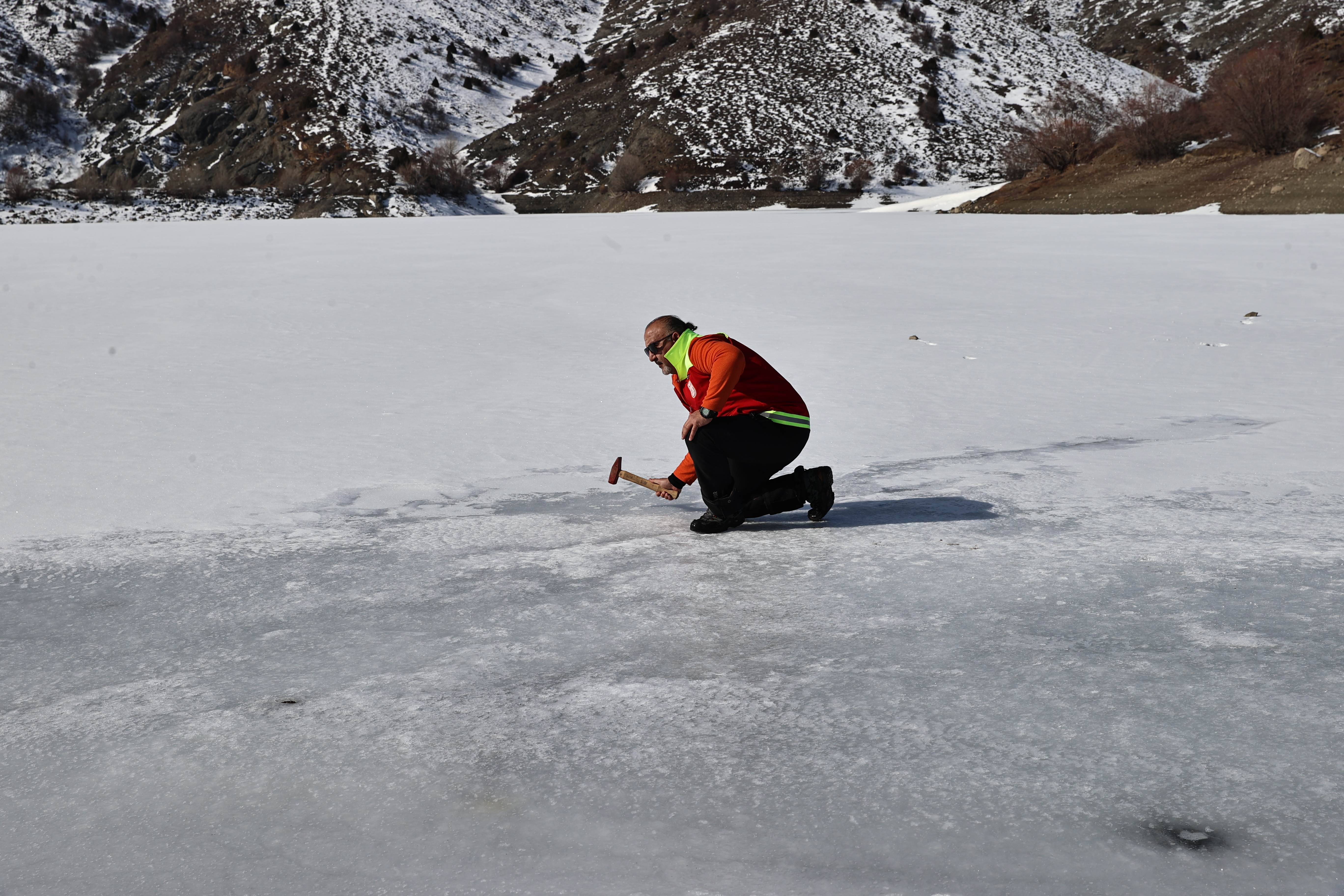 Tödürge Gölü’nde Tarihi Rekor Denemesi Tödürge Gölü’nde Tarihi Rekor Denemesi