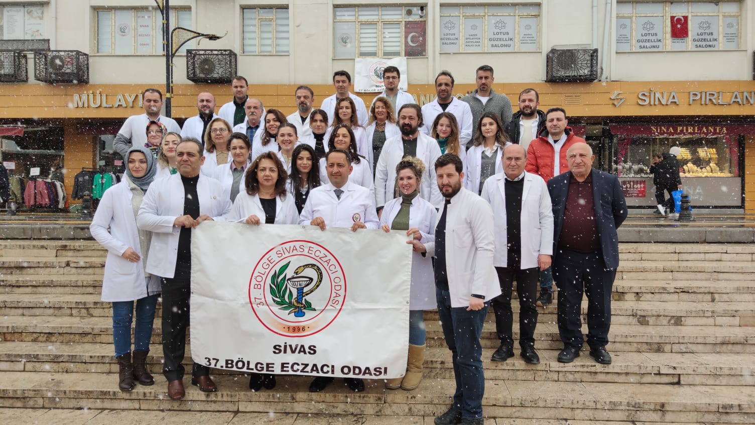 Bahadır Erdem"SAĞLIK KAPINIZ AÇIK KALSIN" Bahadır Erdem"SAĞLIK KAPINIZ AÇIK KALSIN"