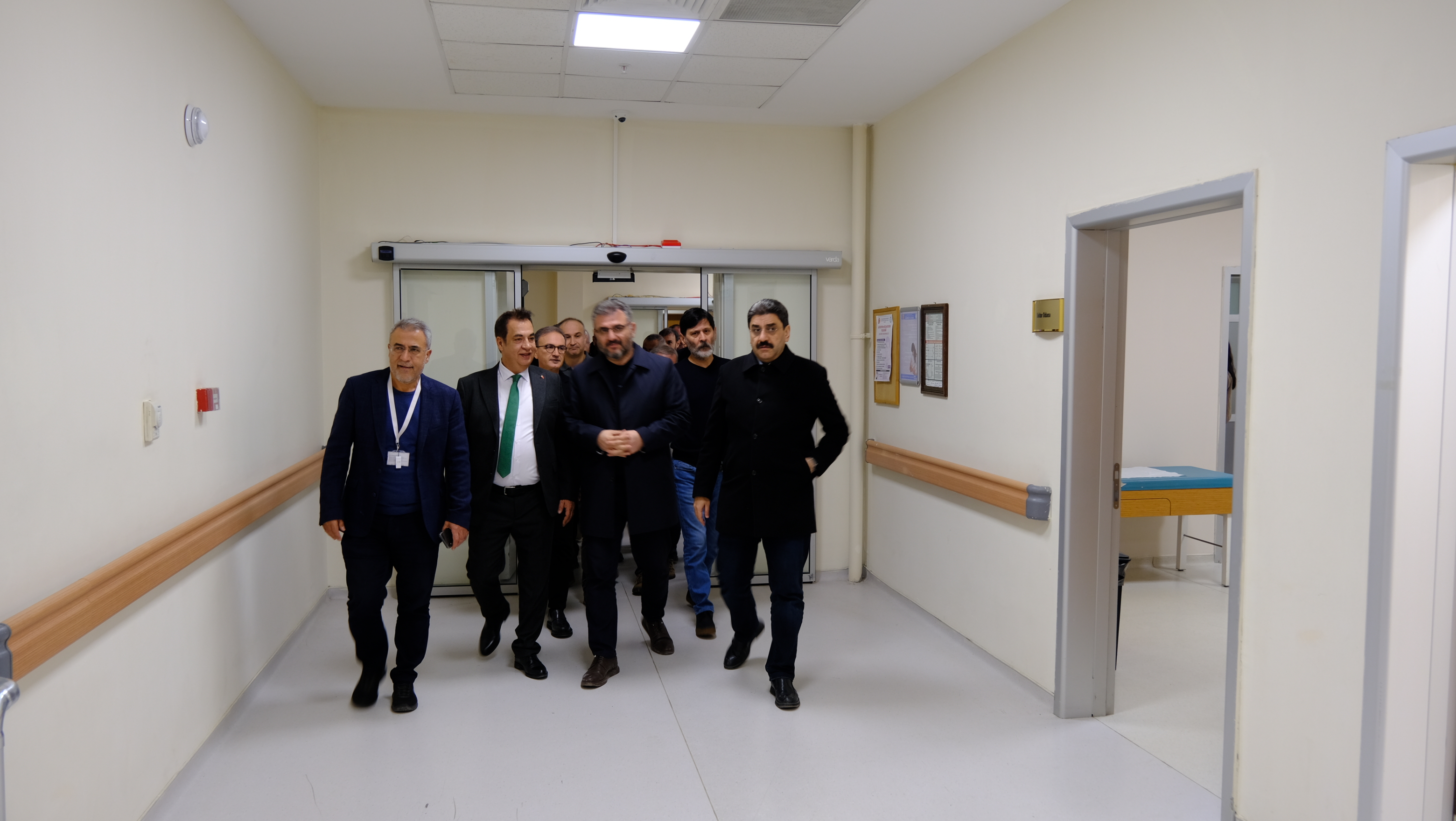 SCÜ Kadın Doğum ve Çocuk Hastalıkları Hastanesi Çocuk Acil Servisi 7/24 Tüm Sivas Halkına Hizmet Veriyor SCÜ Kadın Doğum ve Çocuk Hastalıkları Hastanesi Çocuk Acil Servisi 7/24 Tüm Sivas Halkına Hizmet Veriyor