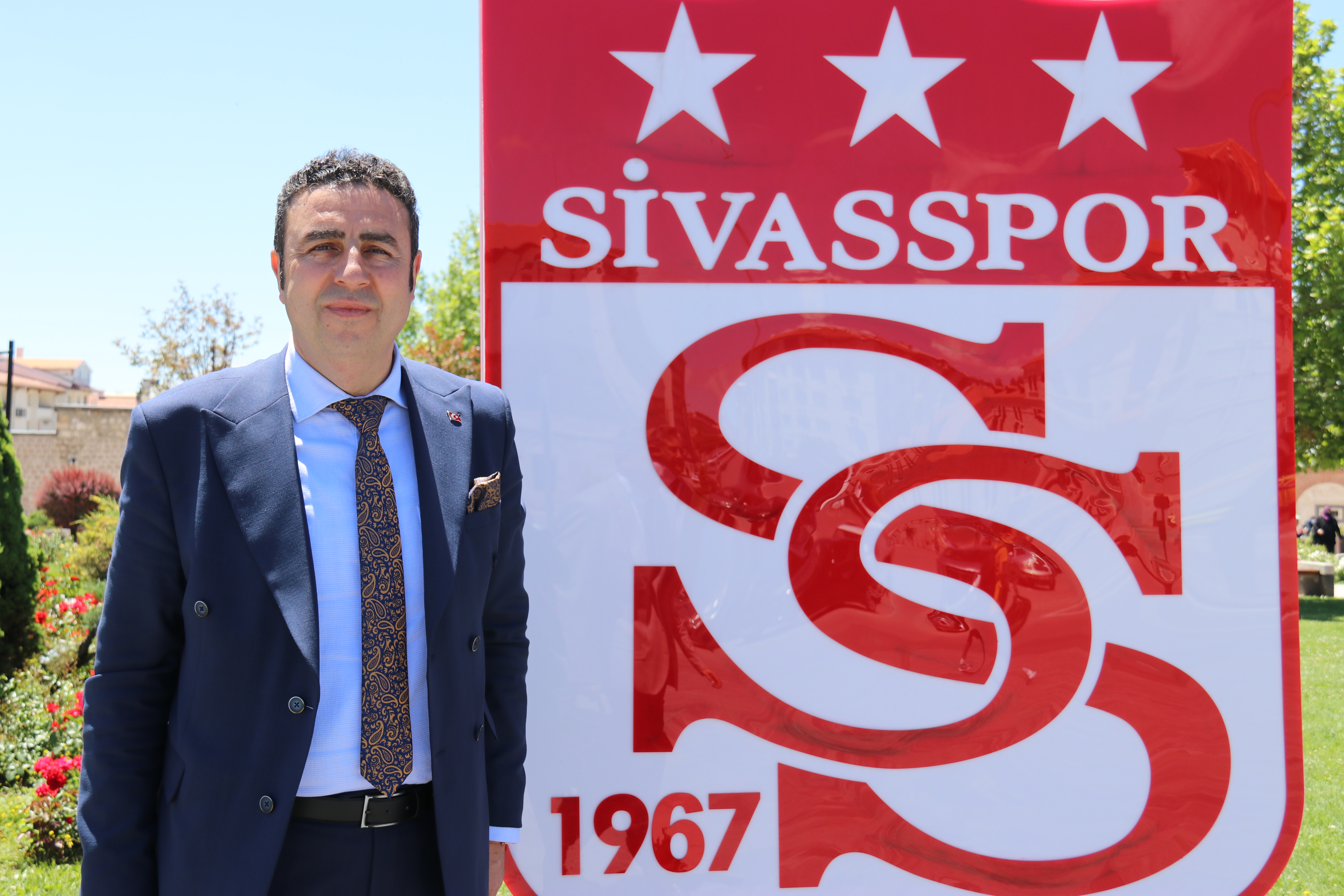 SİVASSPORA BİR DESTEKTE ESNAF TEŞKİLATINDAN SİVASSPORA BİR DESTEKTE ESNAF TEŞKİLATINDAN