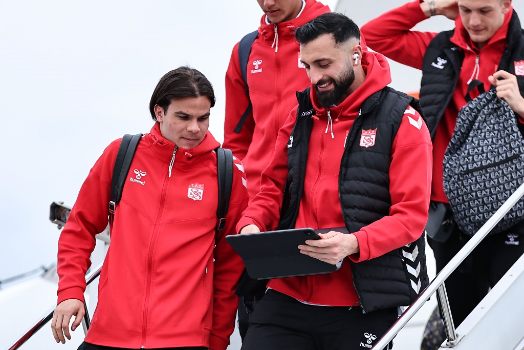 Net Global Sivasspor İstanbul'a Geldi Net Global Sivasspor İstanbul'a Geldi