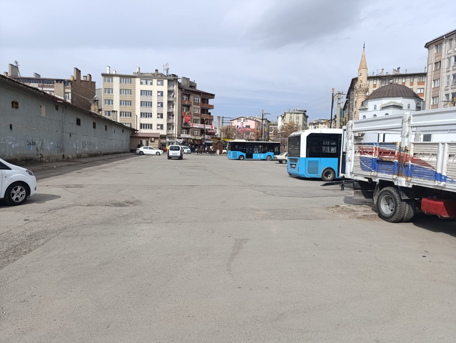 GELENEKSEL BAYRAM PAZARI TEKRAR KURULUYOR GELENEKSEL BAYRAM PAZARI TEKRAR KURULUYOR