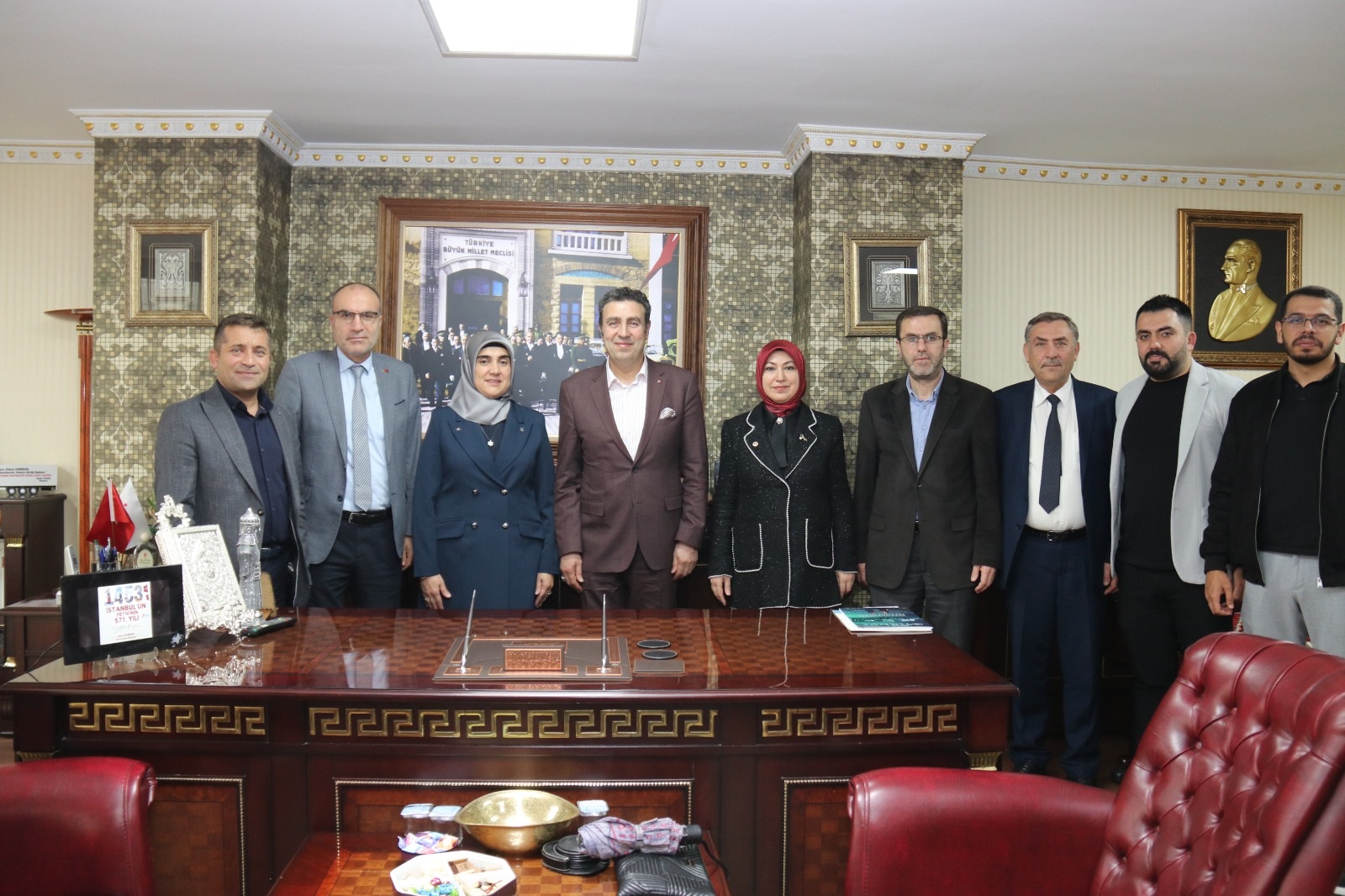 AK PARTİ MİLLETVEKİLİMİZ ESNAFIMIZIN YANINDADIR AK PARTİ MİLLETVEKİLİMİZ ESNAFIMIZIN YANINDADIR