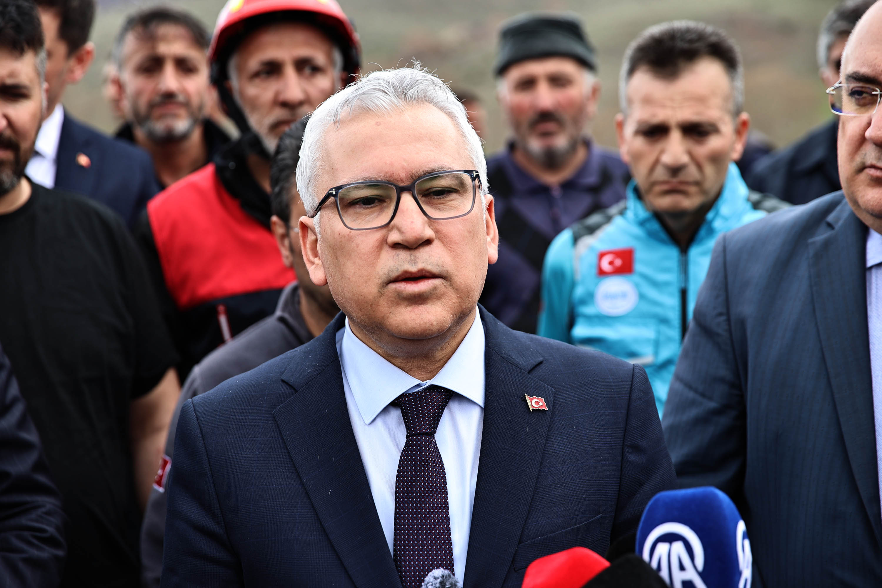 Vali Yılmaz Şimşek, Kaza Yerinde İncelemelerde Bulundu Vali Yılmaz Şimşek, Kaza Yerinde İncelemelerde Bulundu