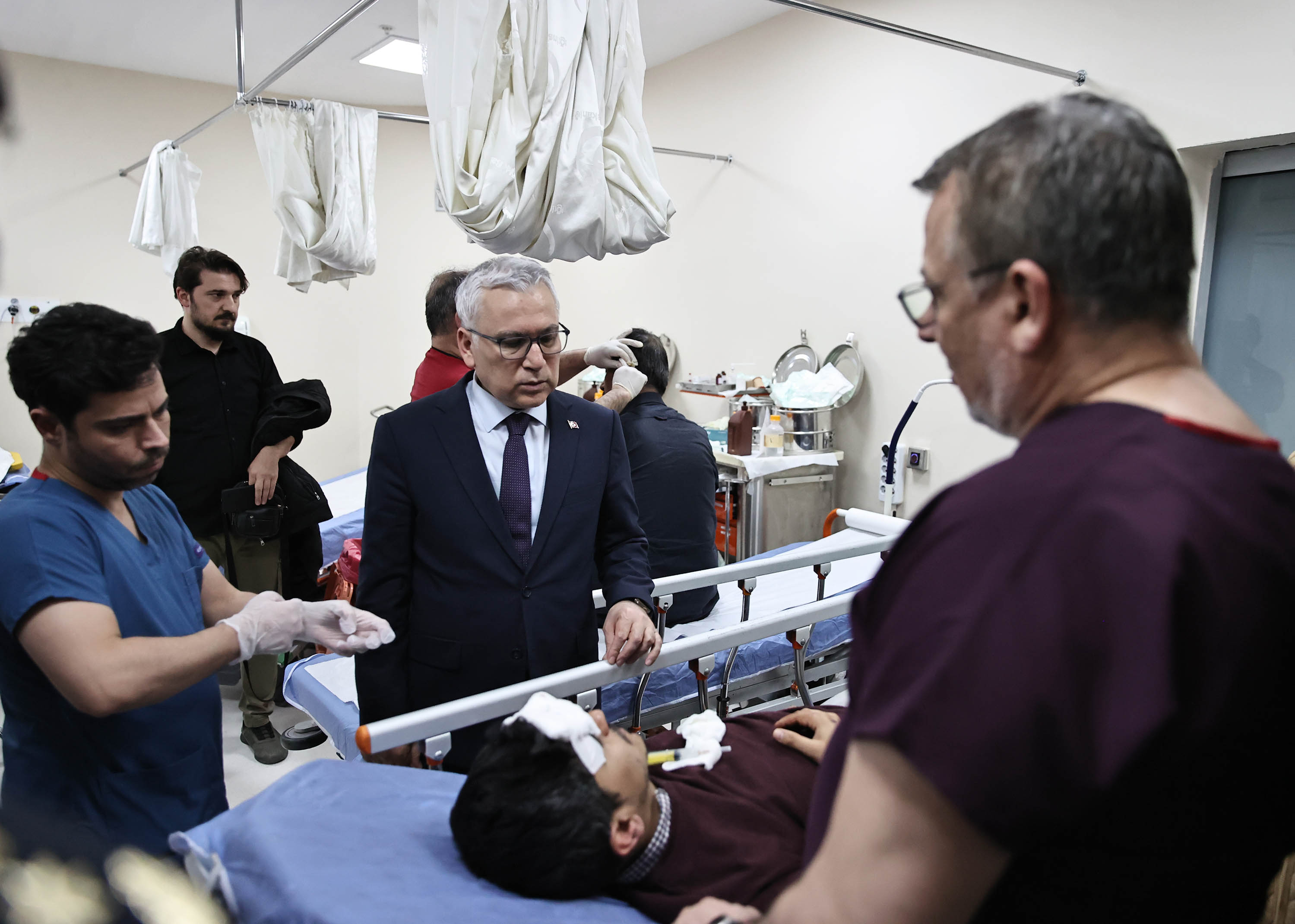 Vali Yılmaz Şimşek, Kaza Yerinde İncelemelerde Bulundu Vali Yılmaz Şimşek, Kaza Yerinde İncelemelerde Bulundu