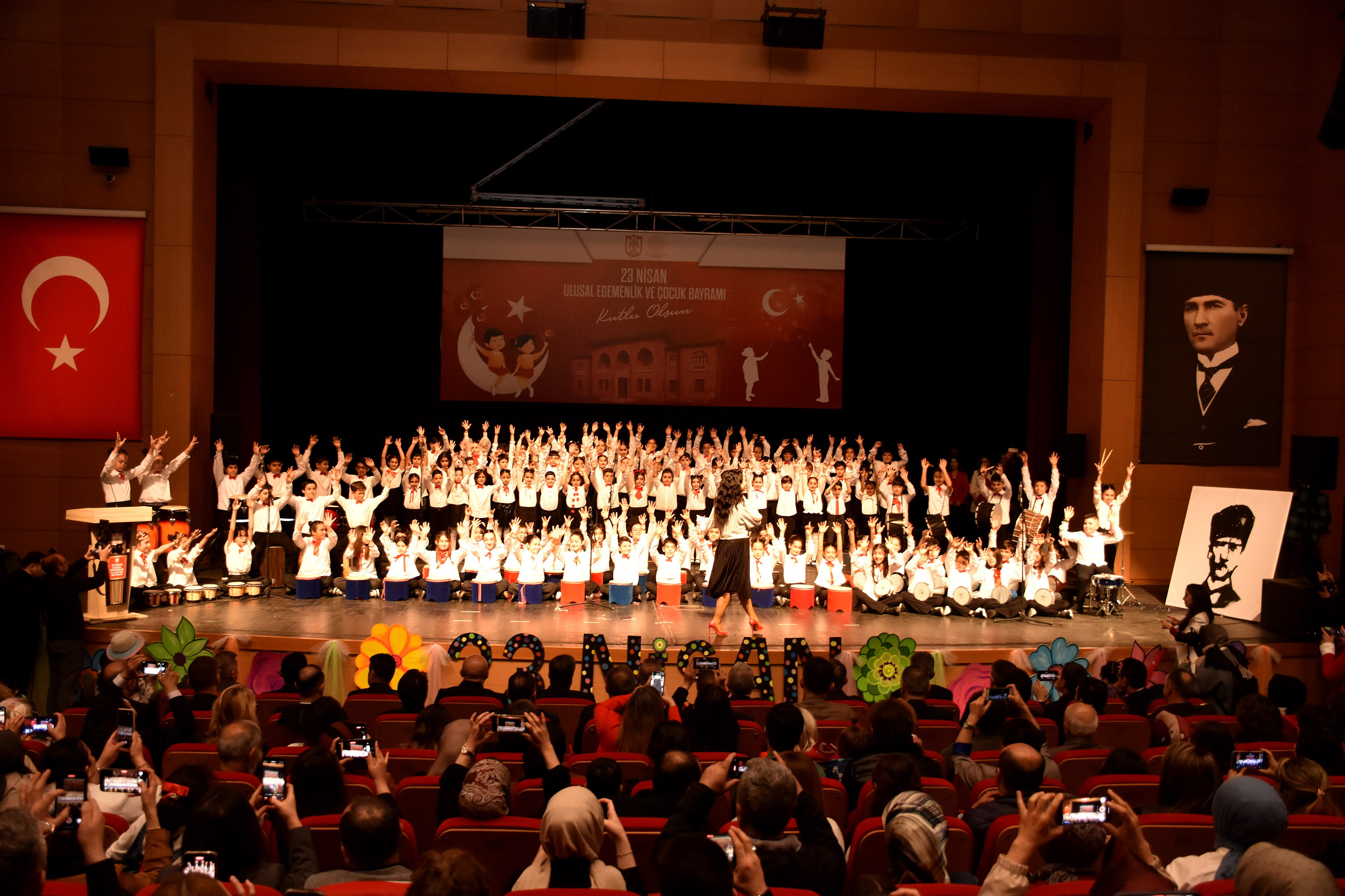 Sivas'ta 23 Nisan Coşkusu Sivas'ta 23 Nisan Coşkusu