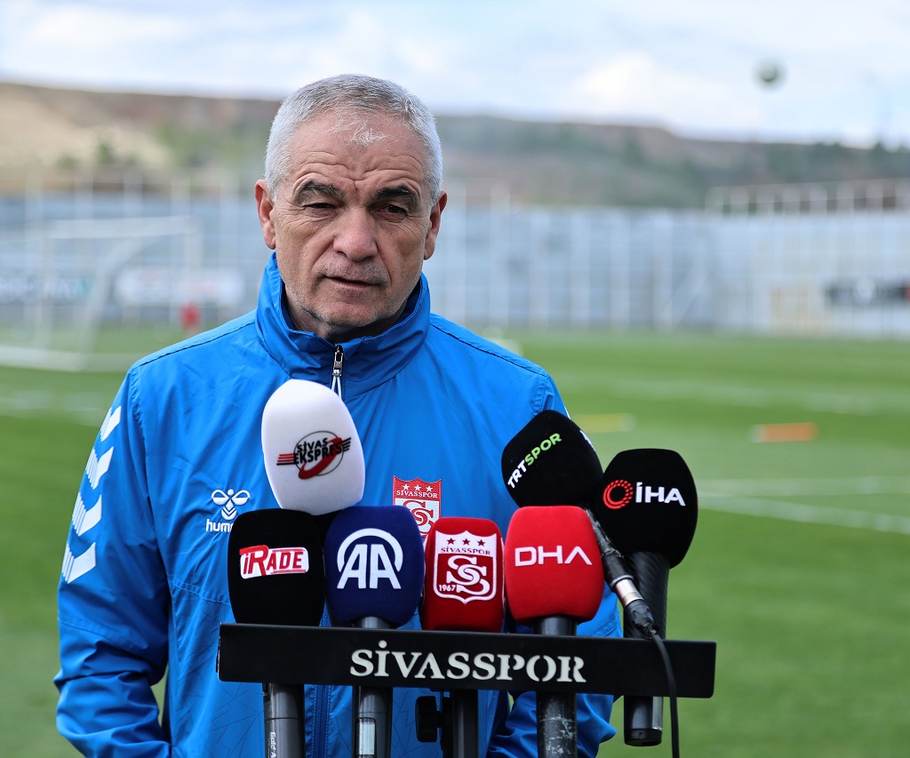 Rıza Çalımbay: Her Maç Bir Final Rıza Çalımbay: Her Maç Bir Final