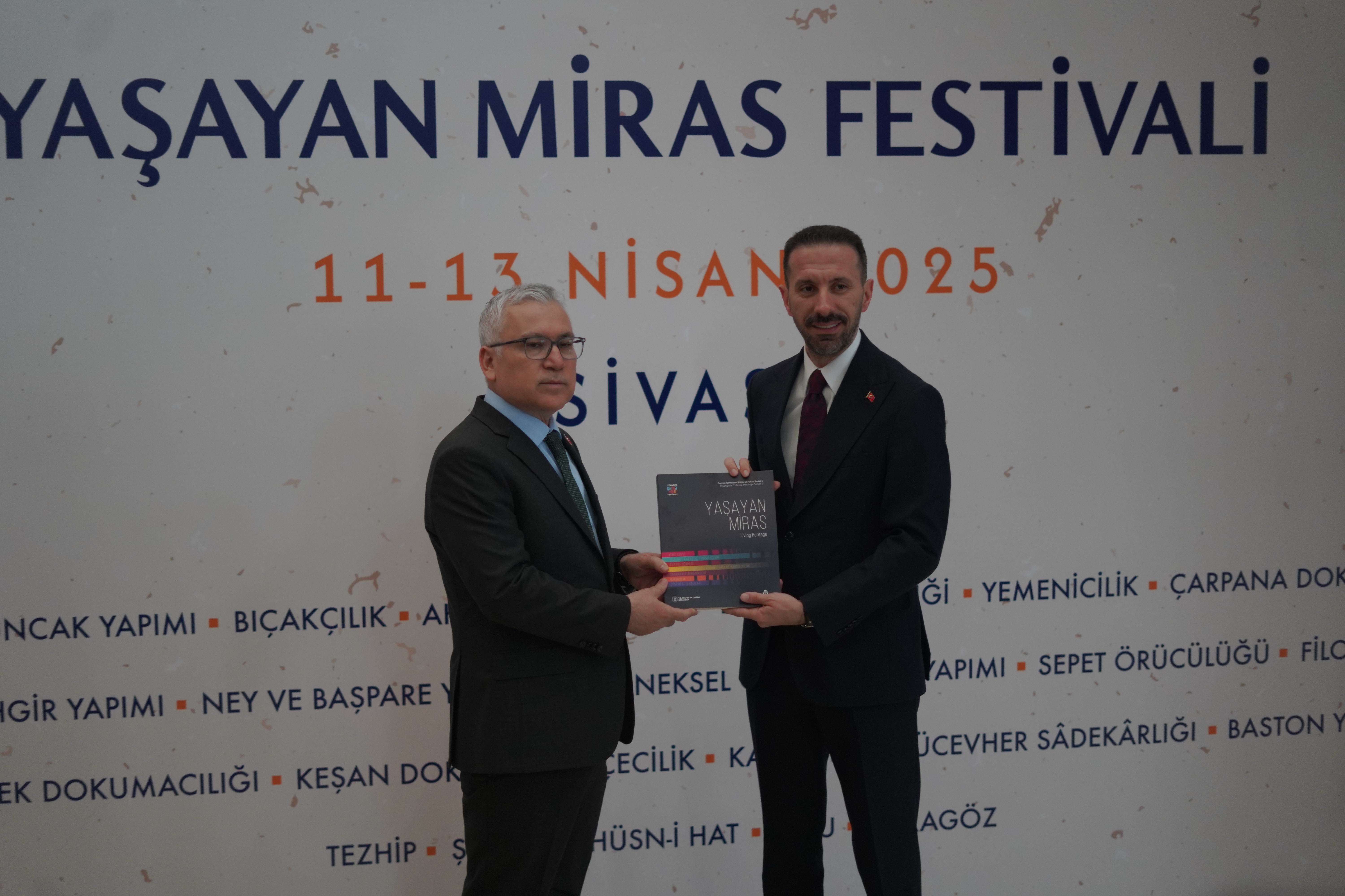 SİVAS YAŞAYAN MİRAS FESTİVALİ BAŞLADI SİVAS YAŞAYAN MİRAS FESTİVALİ BAŞLADI