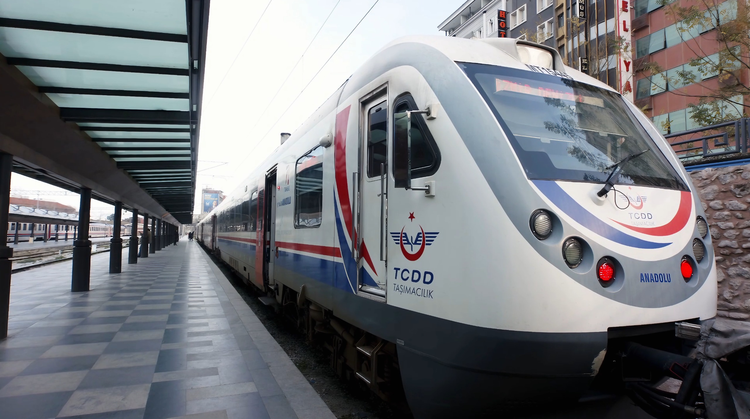 RAYLARDA YEŞİL DÖNÜŞÜM RAYLARDA YEŞİL DÖNÜŞÜM