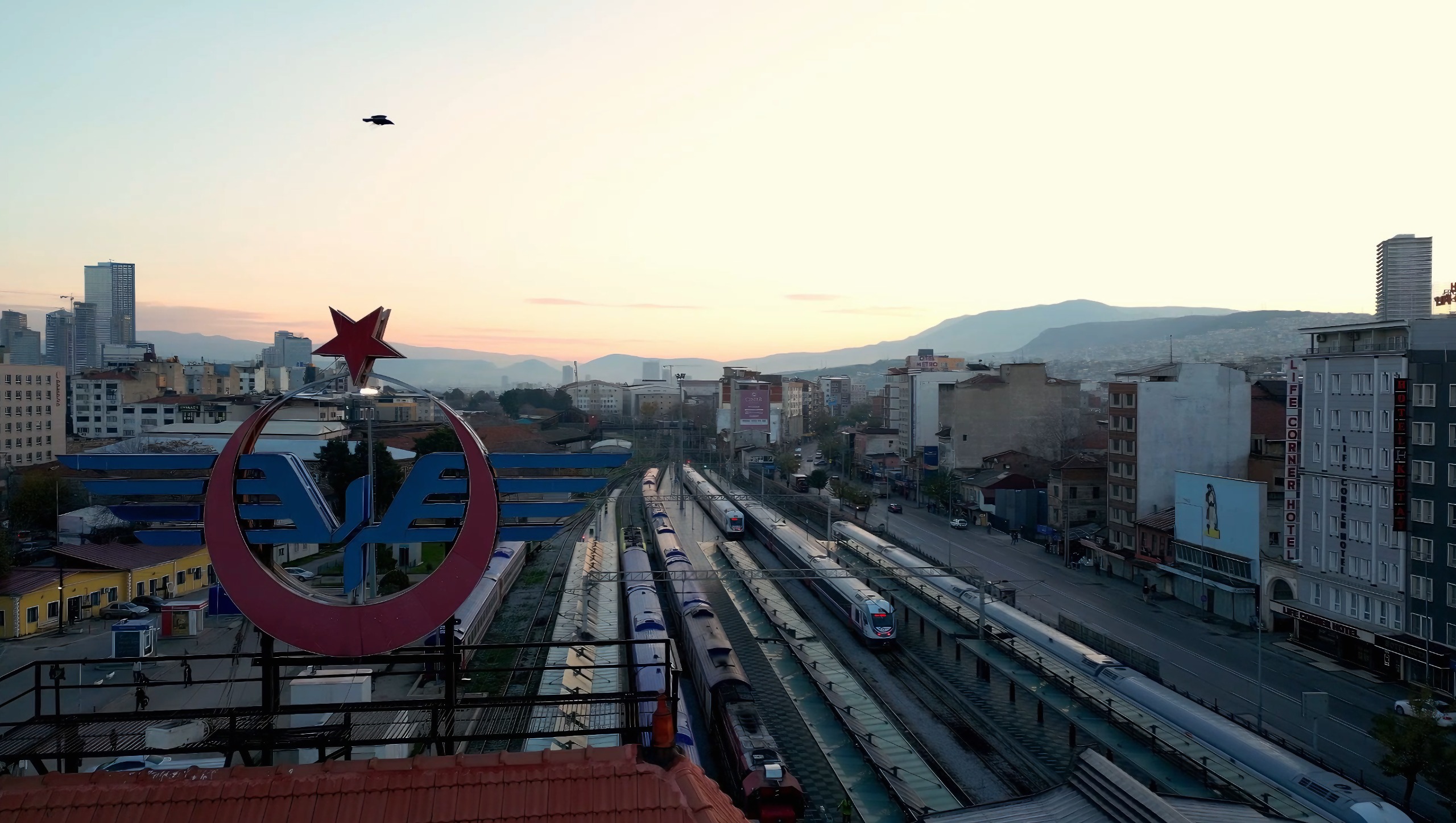 RAYLARDA YEŞİL DÖNÜŞÜM RAYLARDA YEŞİL DÖNÜŞÜM