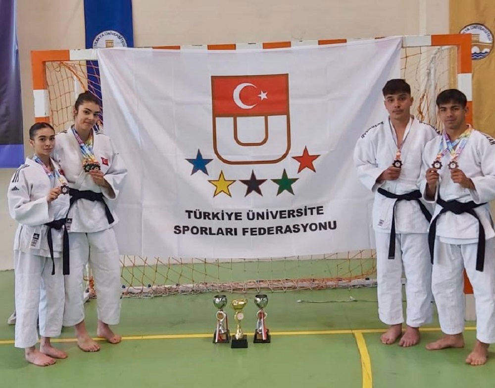 Cumhuriyet Üniversitesi Judo Takımı’ndan Önemli Başarı Cumhuriyet Üniversitesi Judo Takımı’ndan Önemli Başarı