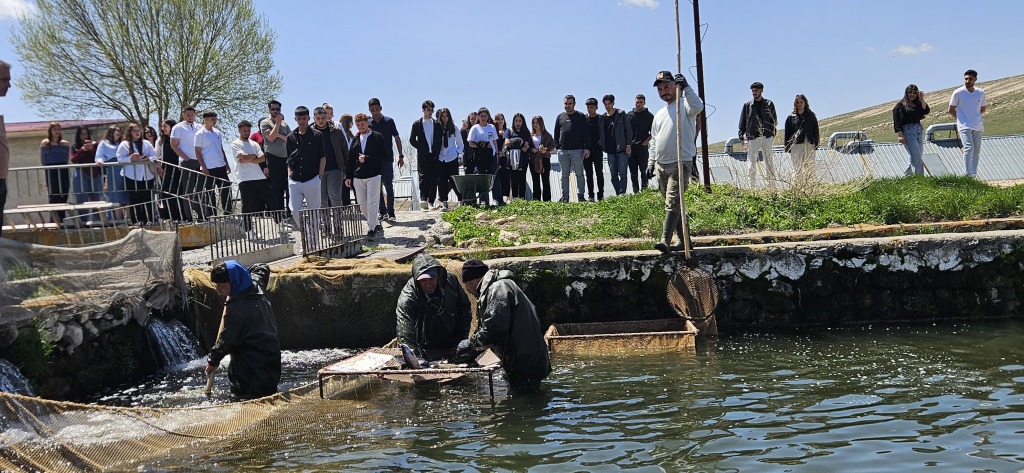 SCÜ Öğrencileri Mesleki Uygulamalarla Geleceğe Hazırlanıyor SCÜ Öğrencileri Mesleki Uygulamalarla Geleceğe Hazırlanıyor