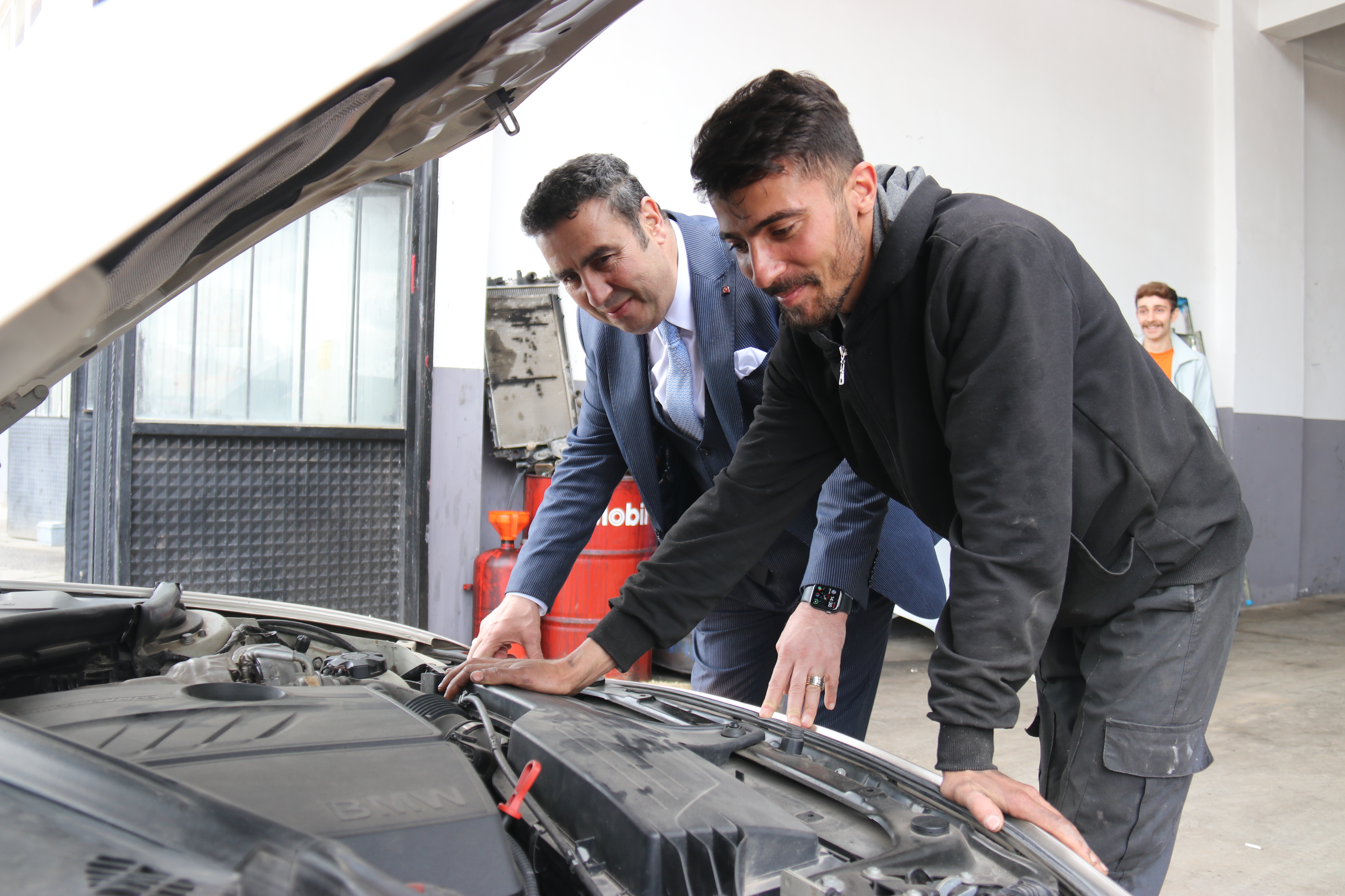 MESLEKLER ÇIRAKLARLA YAŞATILACAK