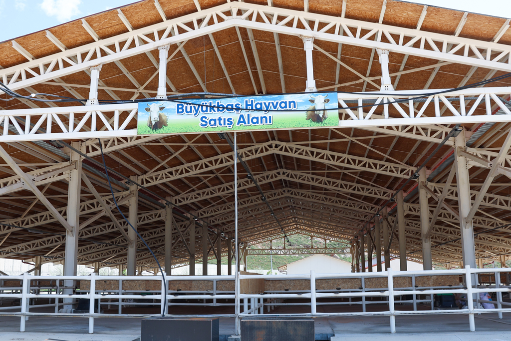 KURBAN SATIŞ YERLERİ İÇİN KURA ÇEKİMİ YAPILDI KURBAN SATIŞ YERLERİ İÇİN KURA ÇEKİMİ YAPILDI