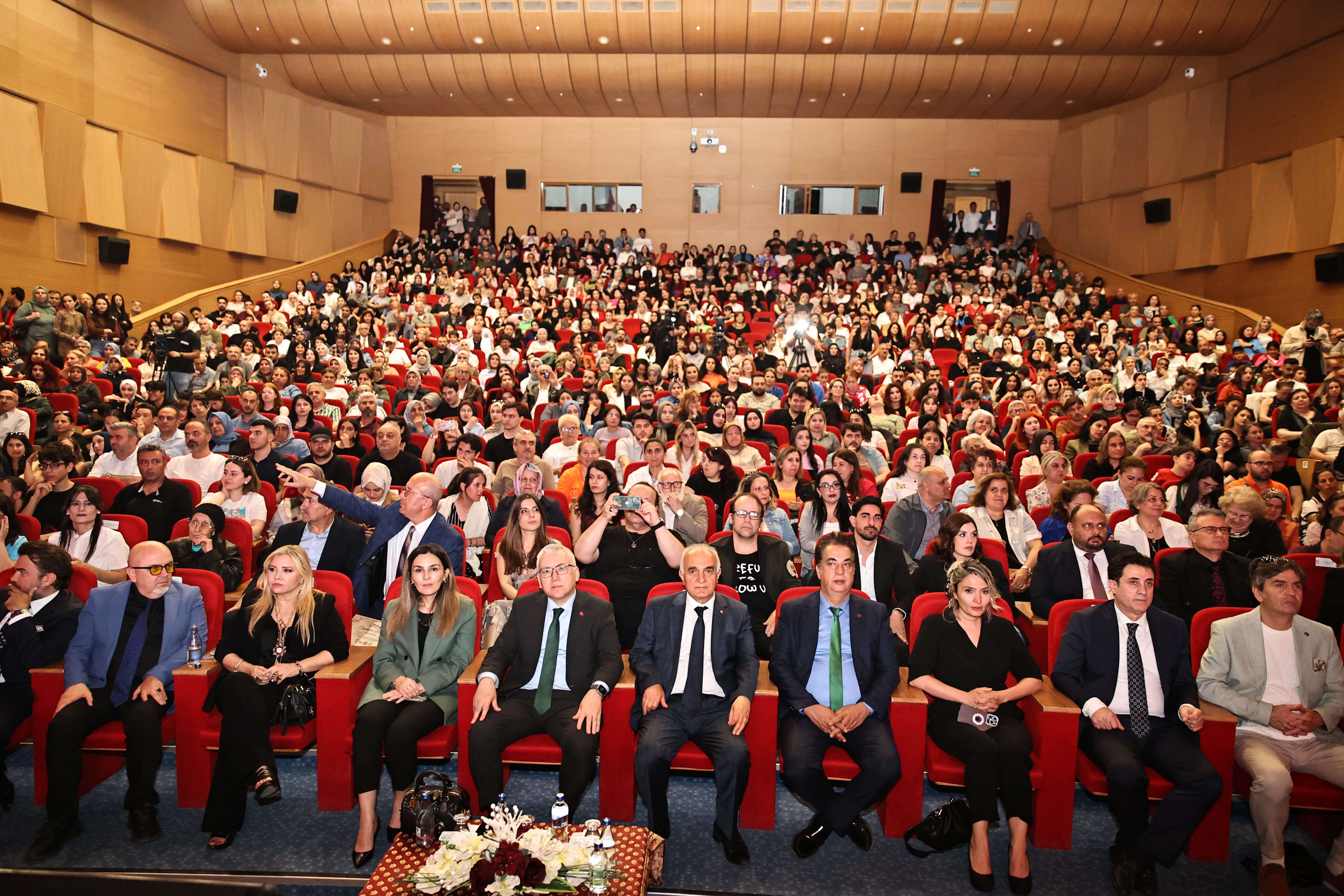 Yeşilçam'da Orhan Gencebay Şarkıları Yeşilçam'da Orhan Gencebay Şarkıları