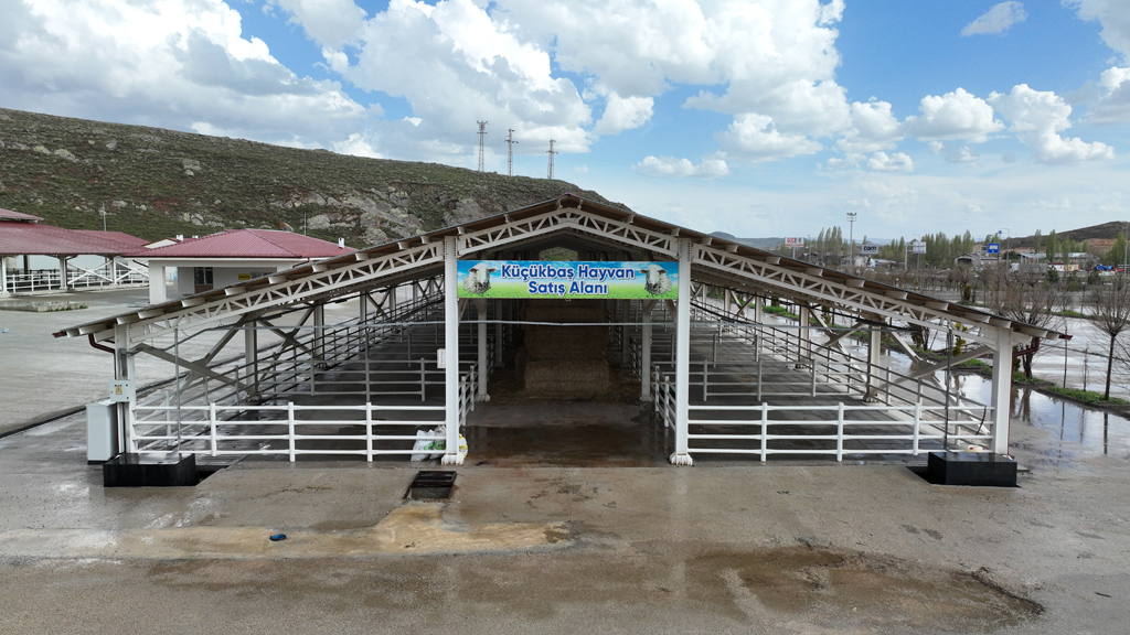 BU YIL KURBAN PAZARI KOVALI MEVKİİNE KURULACAK BU YIL KURBAN PAZARI KOVALI MEVKİİNE KURULACAK