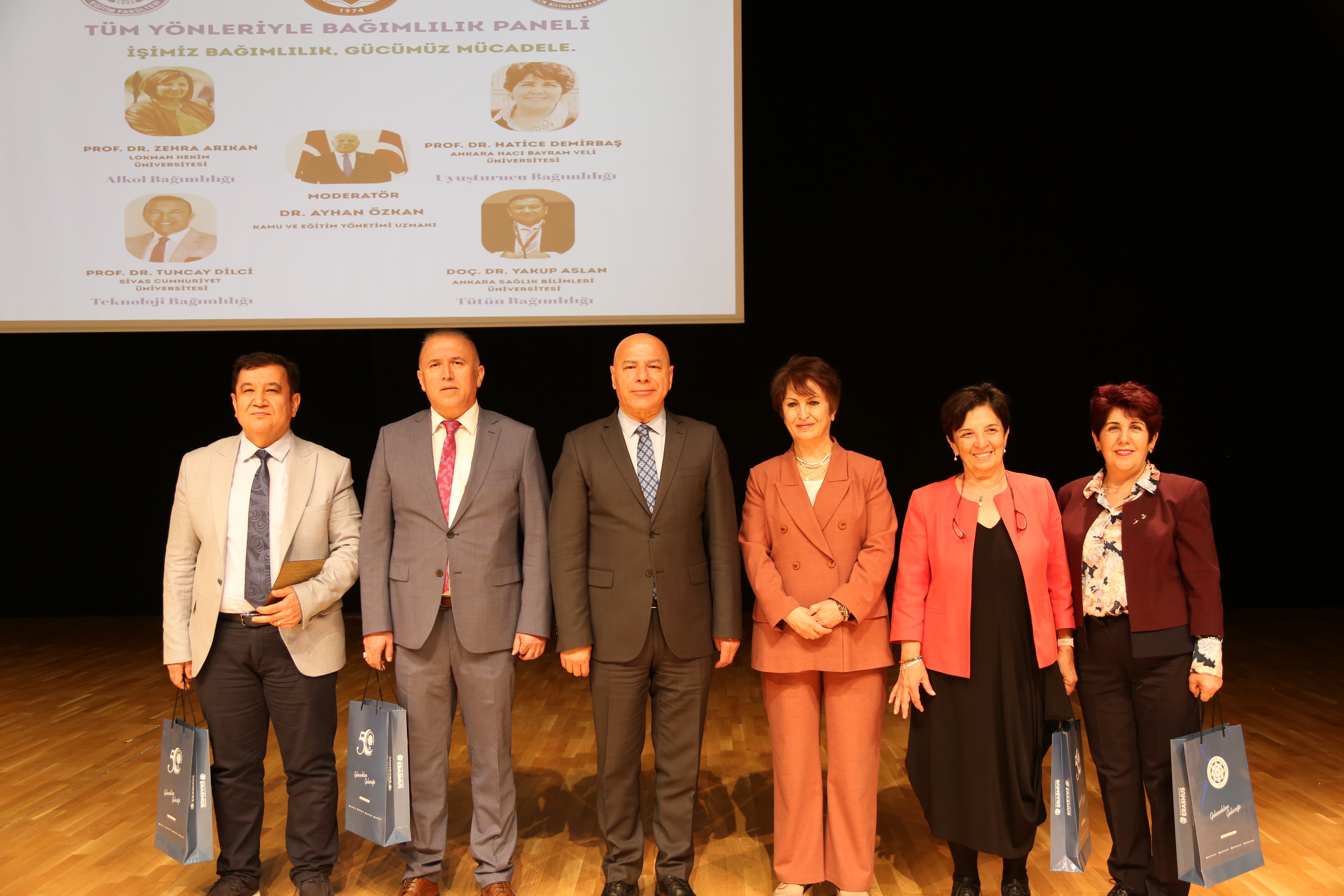 SCÜ’de “Tüm Yönleriyle Bağımlılık” Adlı Panel Gerçekleştirildi SCÜ’de “Tüm Yönleriyle Bağımlılık” Adlı Panel Gerçekleştirildi