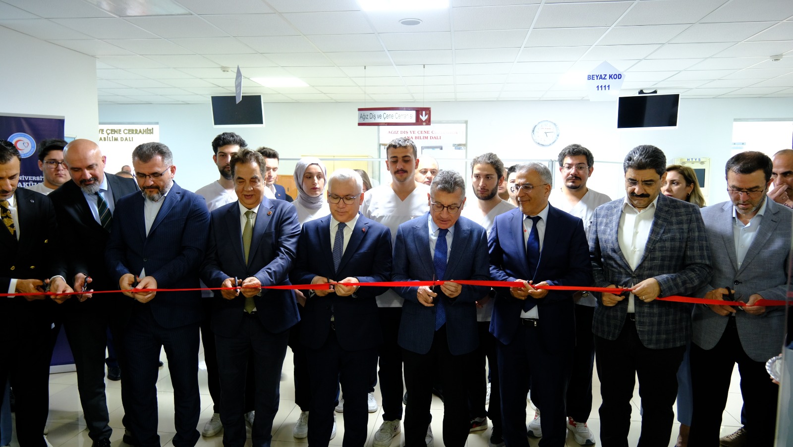 SCÜ Diş Hekimliği Fakültesi Acil Polikliniği Hizmete Başlıyor SCÜ Diş Hekimliği Fakültesi Acil Polikliniği Hizmete Başlıyor