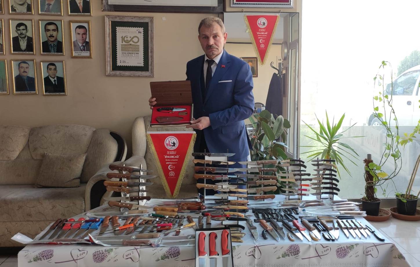 HER ZAMAN ŞEHİT VE GAZİLERİMİZİN YANINDAYIZ HER ZAMAN ŞEHİT VE GAZİLERİMİZİN YANINDAYIZ