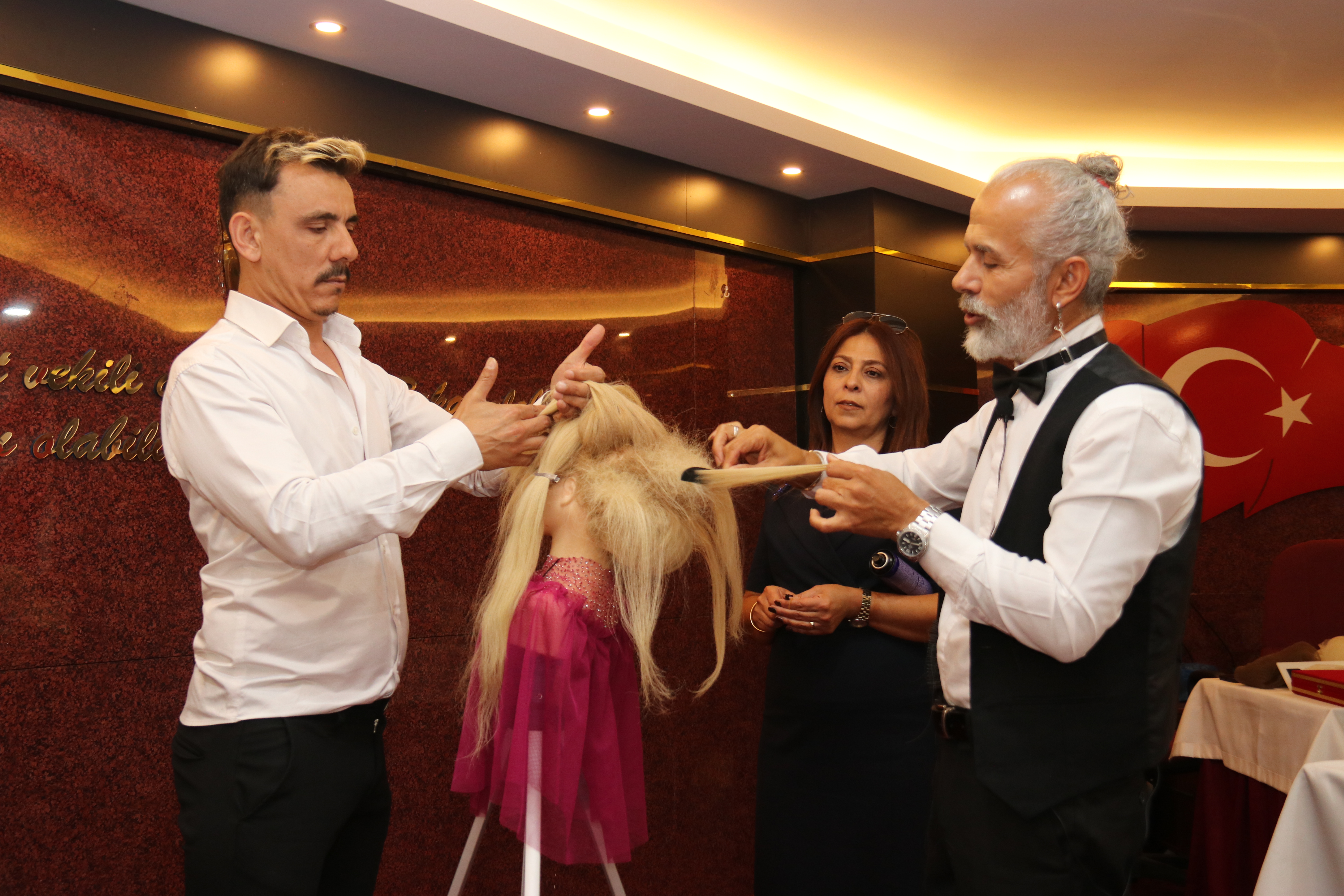 KUAFÖRLERE TOPUZ EĞİTİMİ VERİLDİ