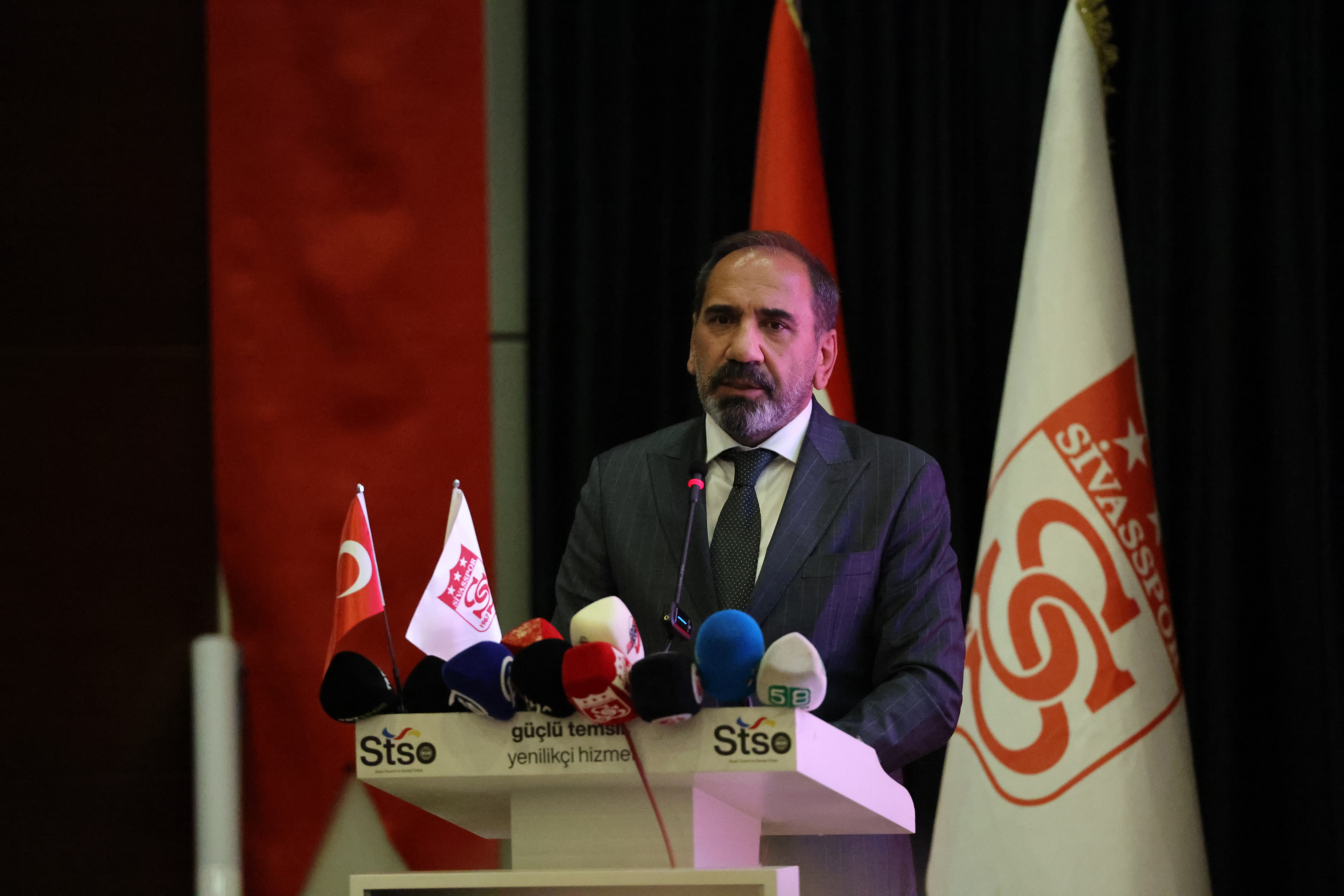 Sivassspor Kulübünün 20. Başkanı Gökhan Karagöl Oldu Sivassspor Kulübünün 20. Başkanı Gökhan Karagöl Oldu