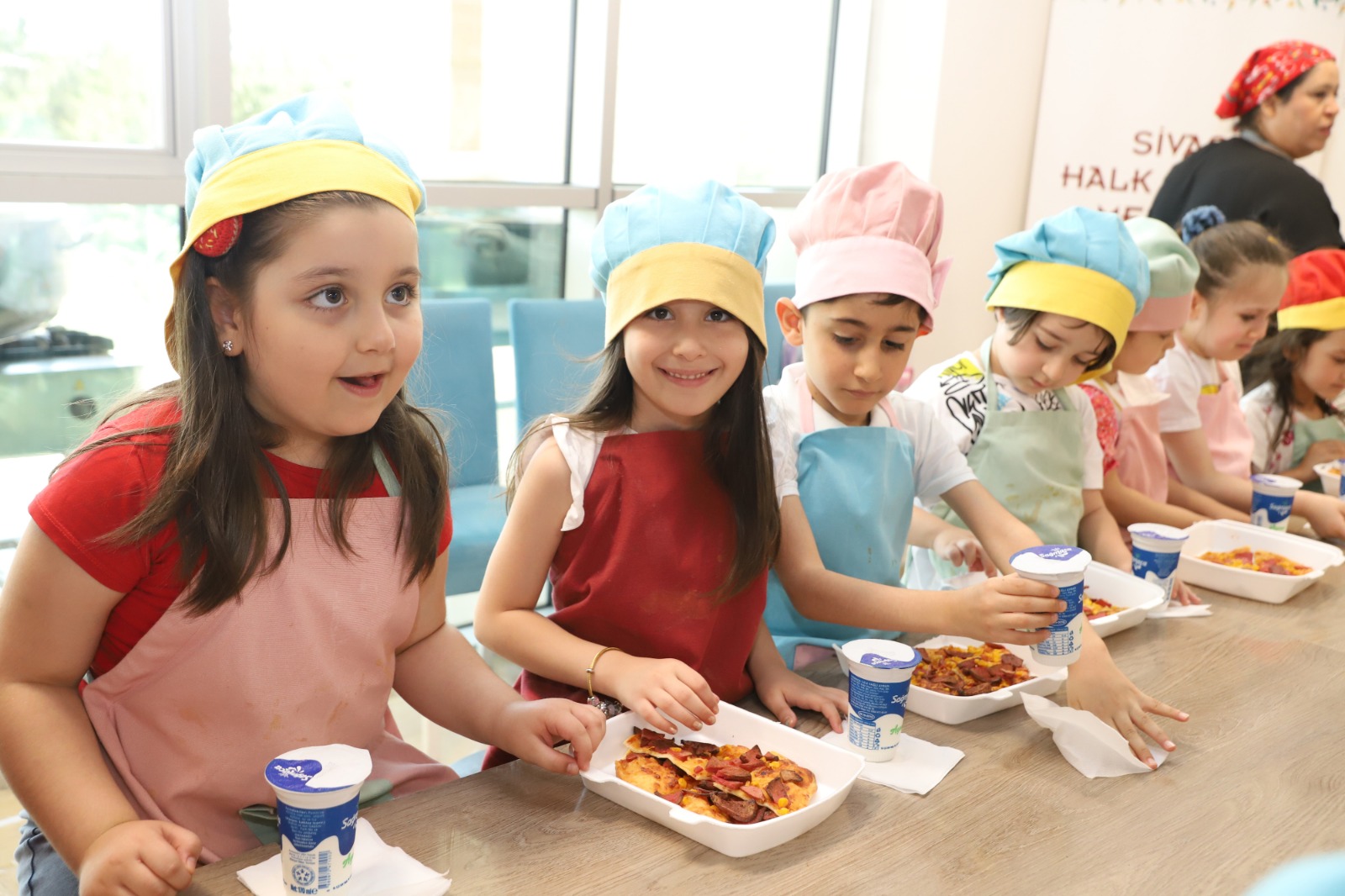 “Minik Eller Büyük İşler Projesi” “Minik Eller Büyük İşler Projesi”