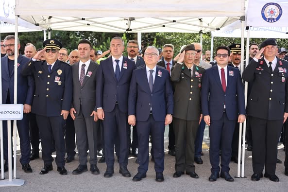 Polis memuru Murat Tamer için İl Emniyet Müdürlüğü bahçesinde tören düzenlendi Polis memuru Murat Tamer için İl Emniyet Müdürlüğü bahçesinde tören düzenlendi