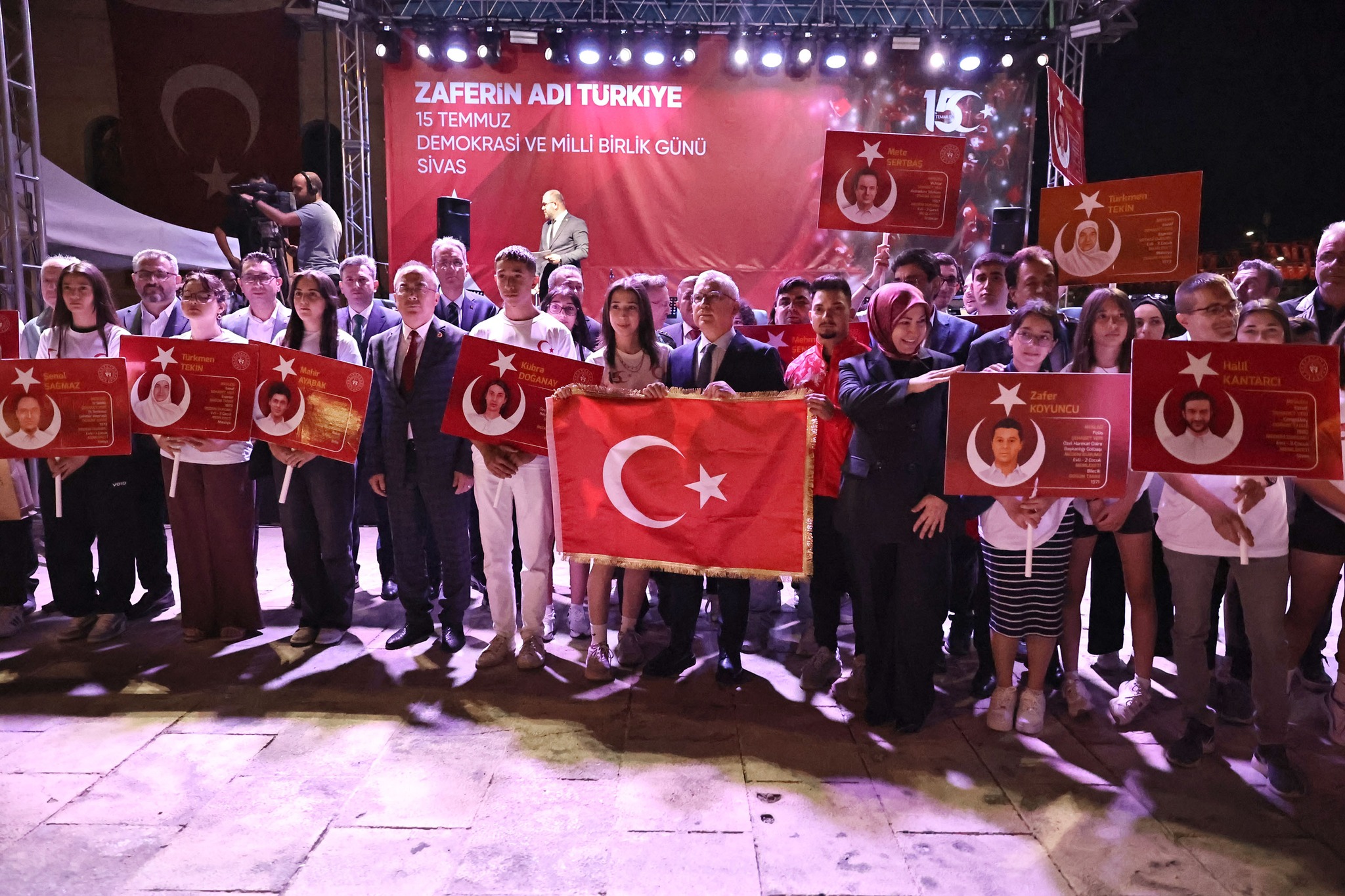 15 Temmuz nedeniyle yürüyüş ve Anma programı düzenlendi 15 Temmuz nedeniyle yürüyüş ve Anma programı düzenlendi